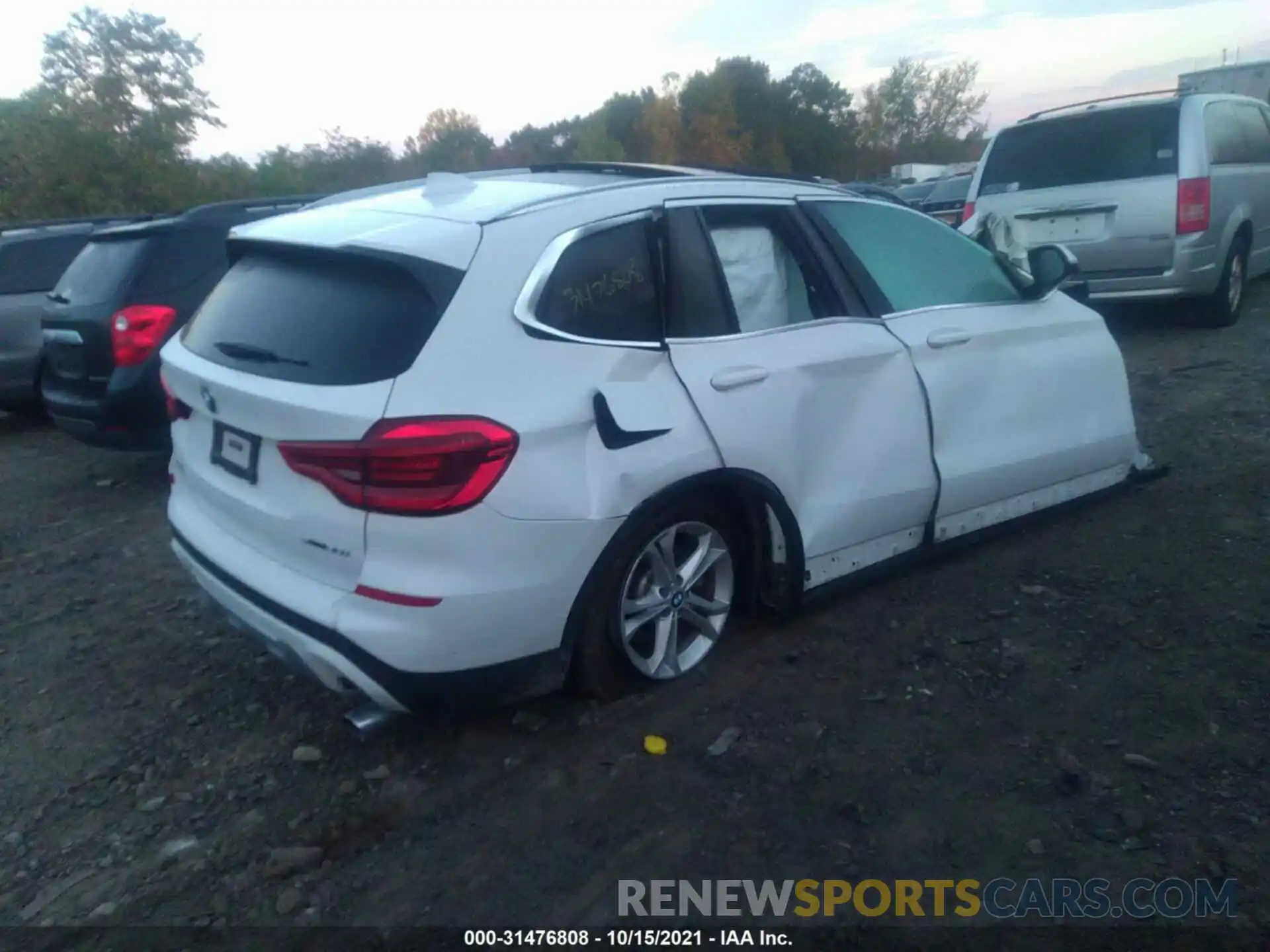 4 Photograph of a damaged car 5UXTY3C00LLU72736 BMW X3 2020