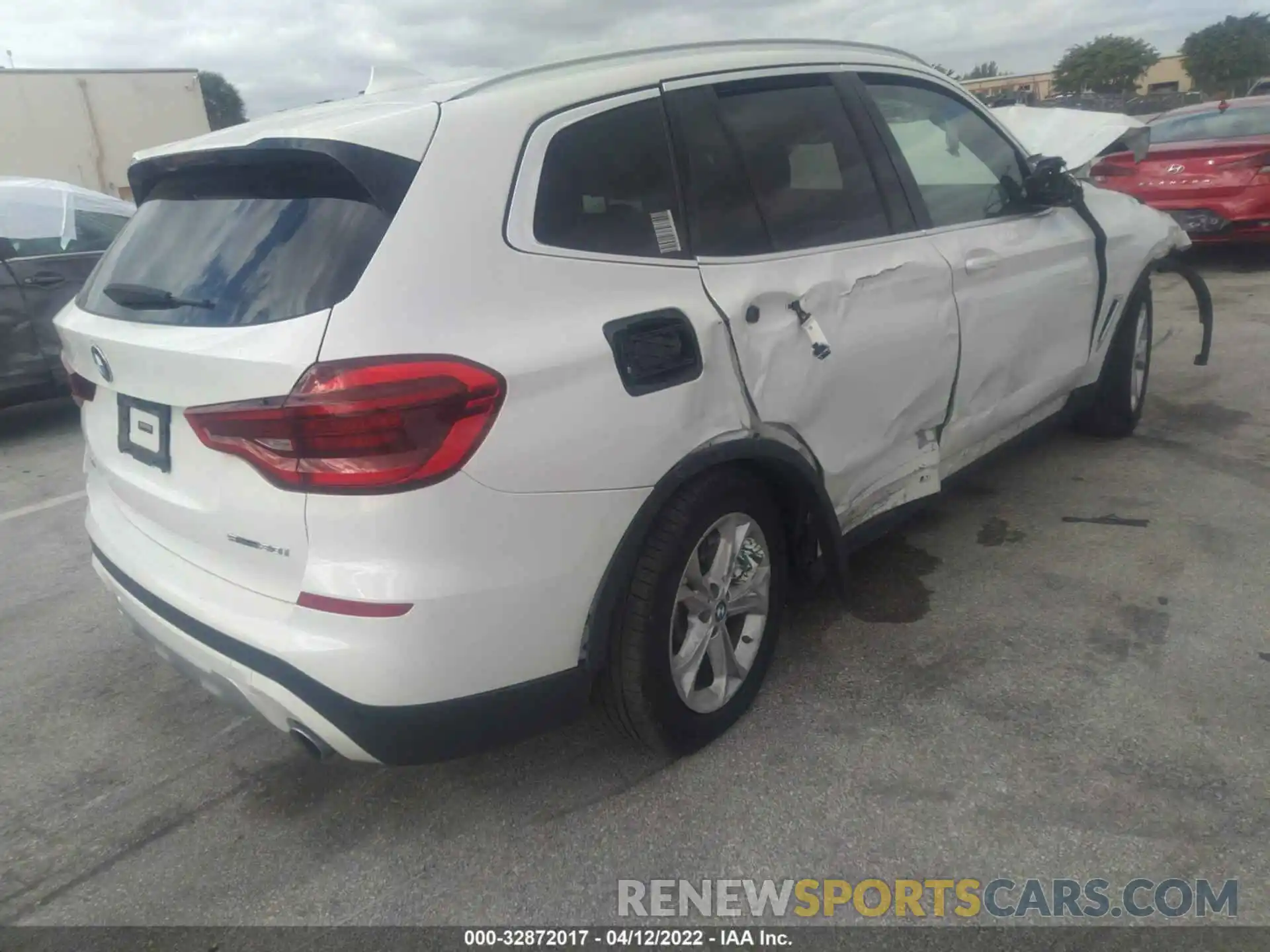 4 Photograph of a damaged car 5UXTY3C01LLE55480 BMW X3 2020