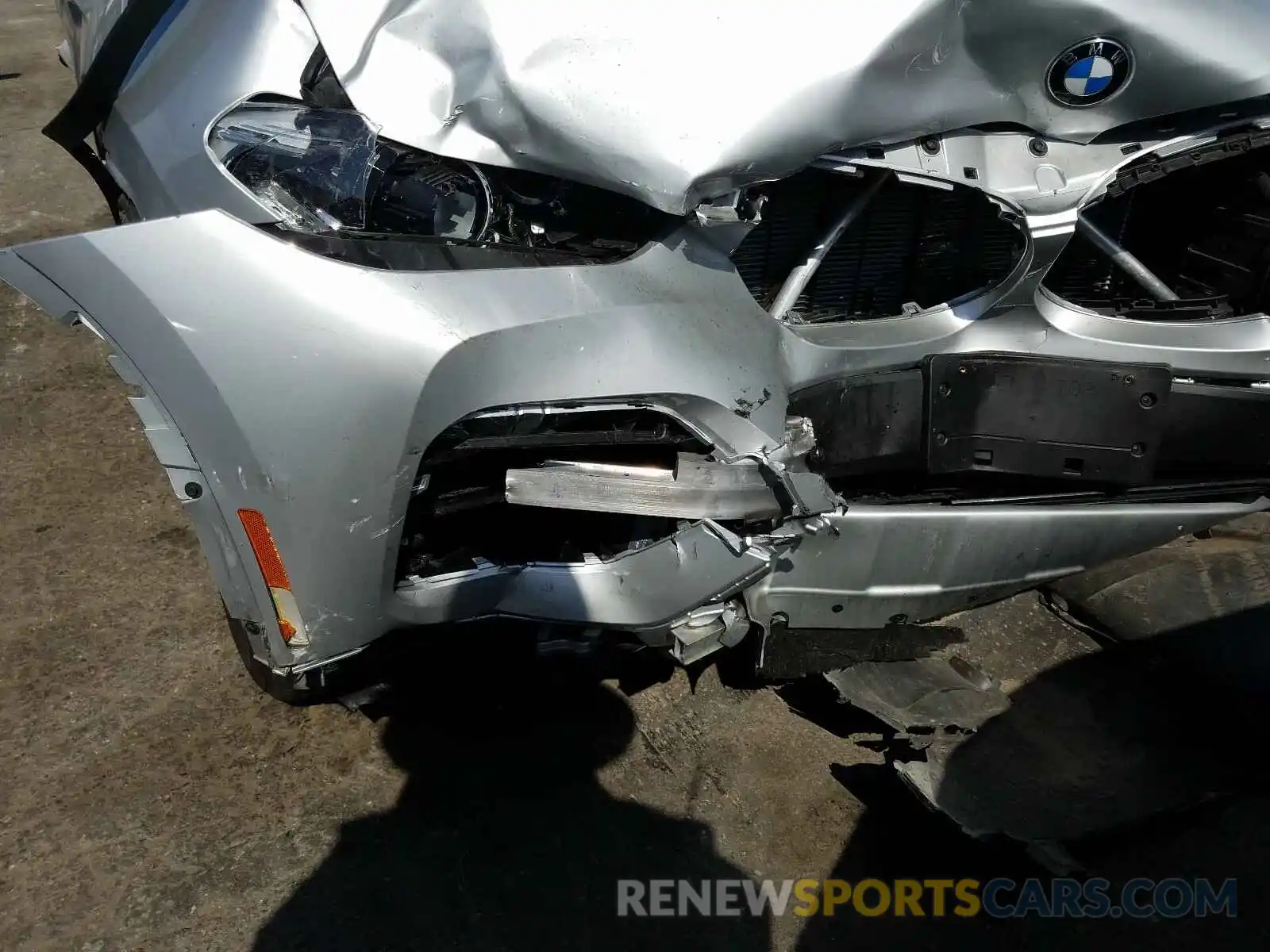 9 Photograph of a damaged car 5UXTY3C01LLU72261 BMW X3 2020