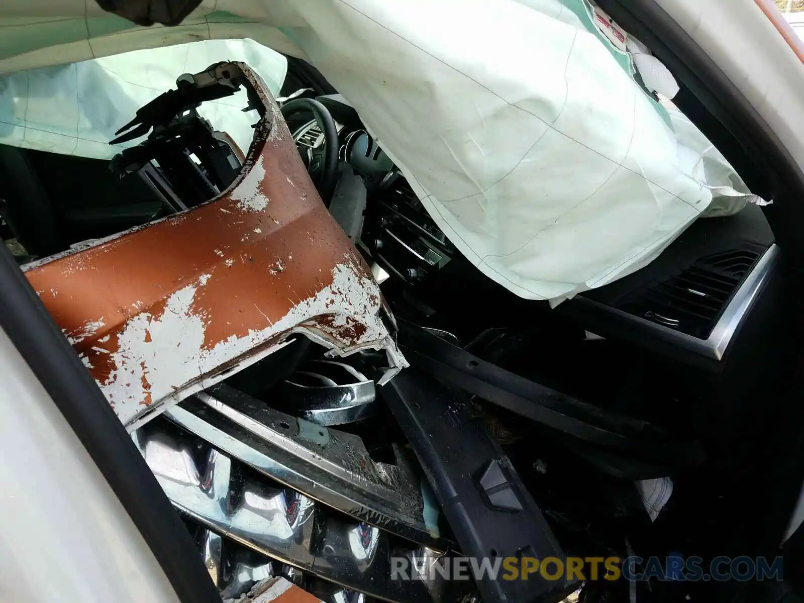 5 Photograph of a damaged car 5UXTY3C02L9B96978 BMW X3 2020