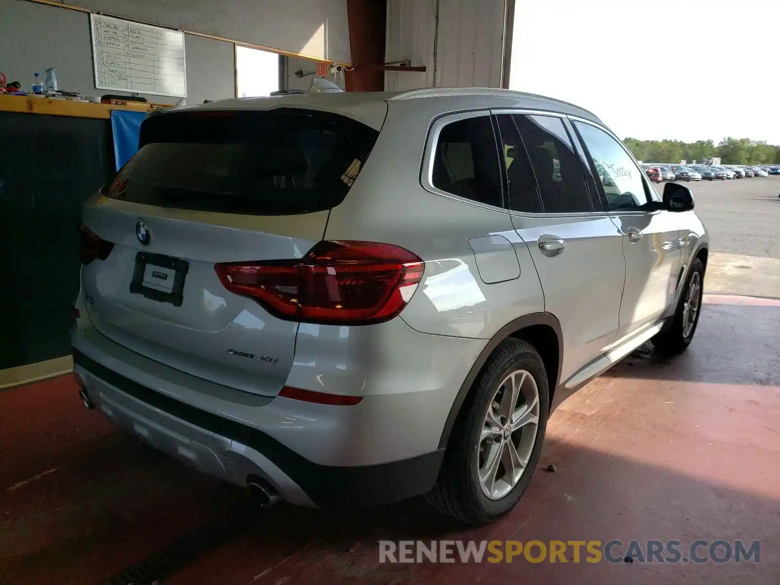 4 Фотография поврежденного автомобиля 5UXTY3C02L9C30675 BMW X3 2020