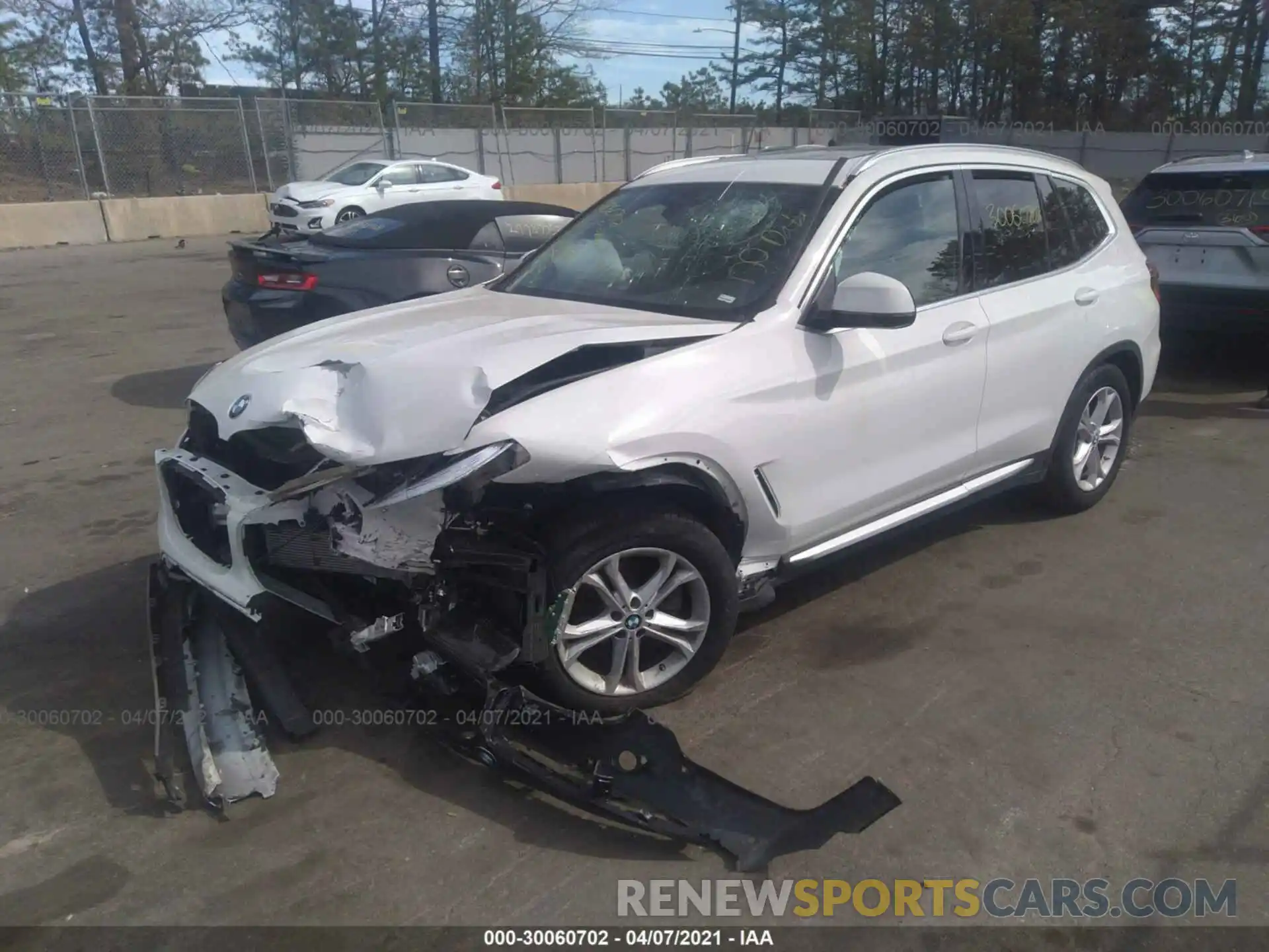 2 Фотография поврежденного автомобиля 5UXTY3C02LLE55472 BMW X3 2020
