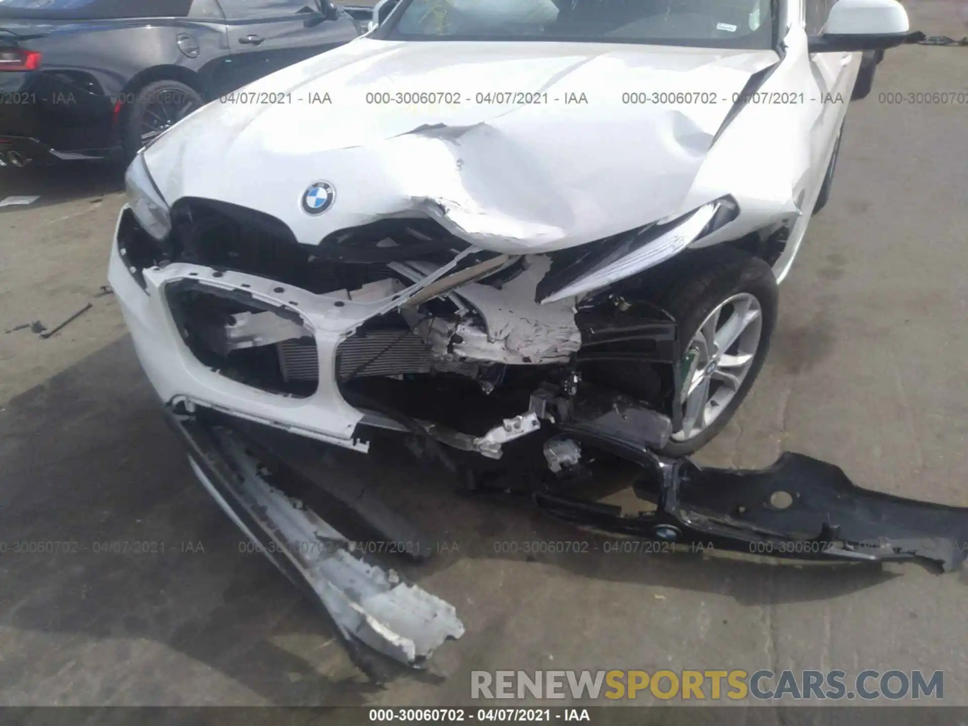 6 Photograph of a damaged car 5UXTY3C02LLE55472 BMW X3 2020
