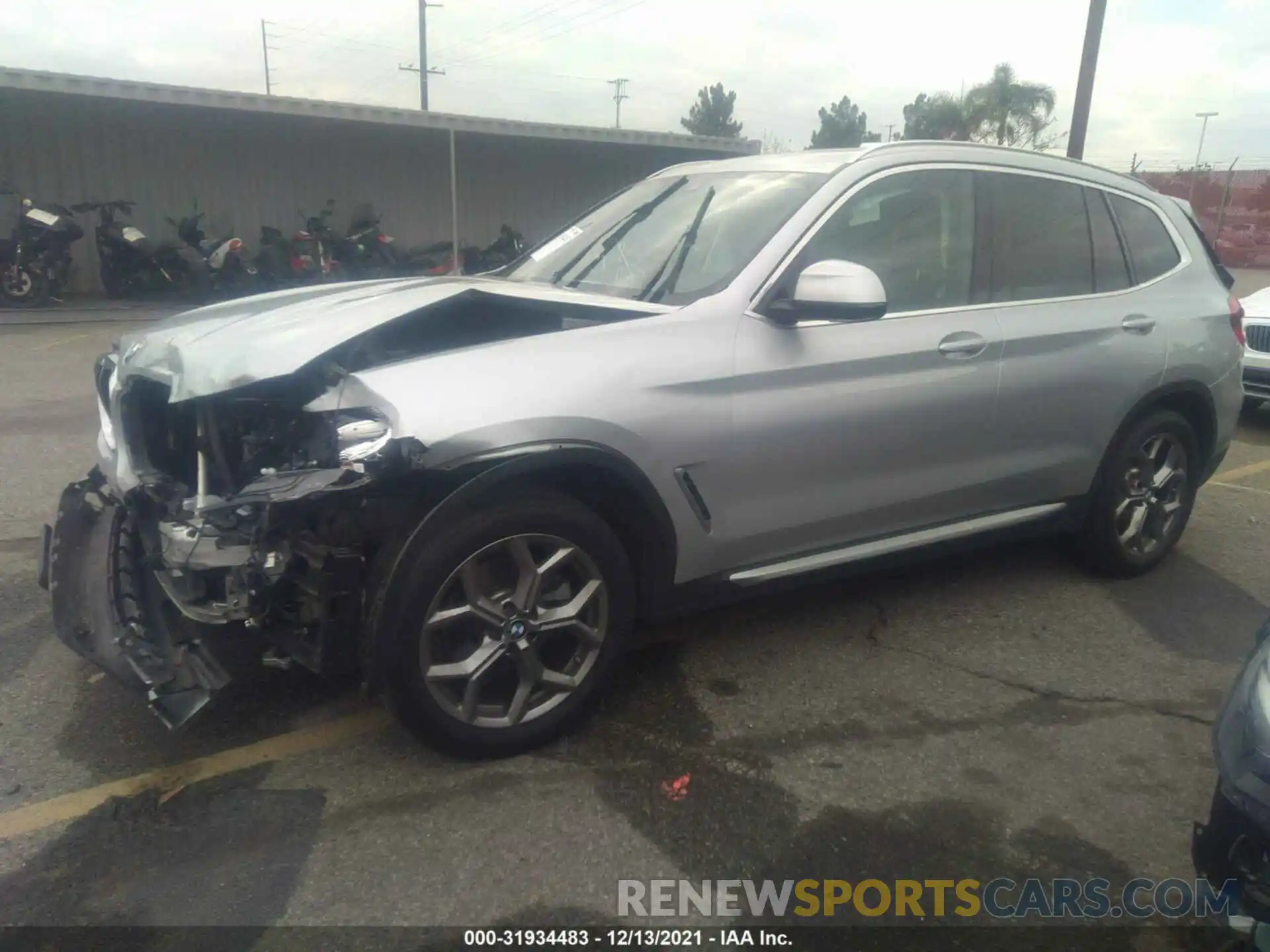 2 Фотография поврежденного автомобиля 5UXTY3C03L9B67036 BMW X3 2020