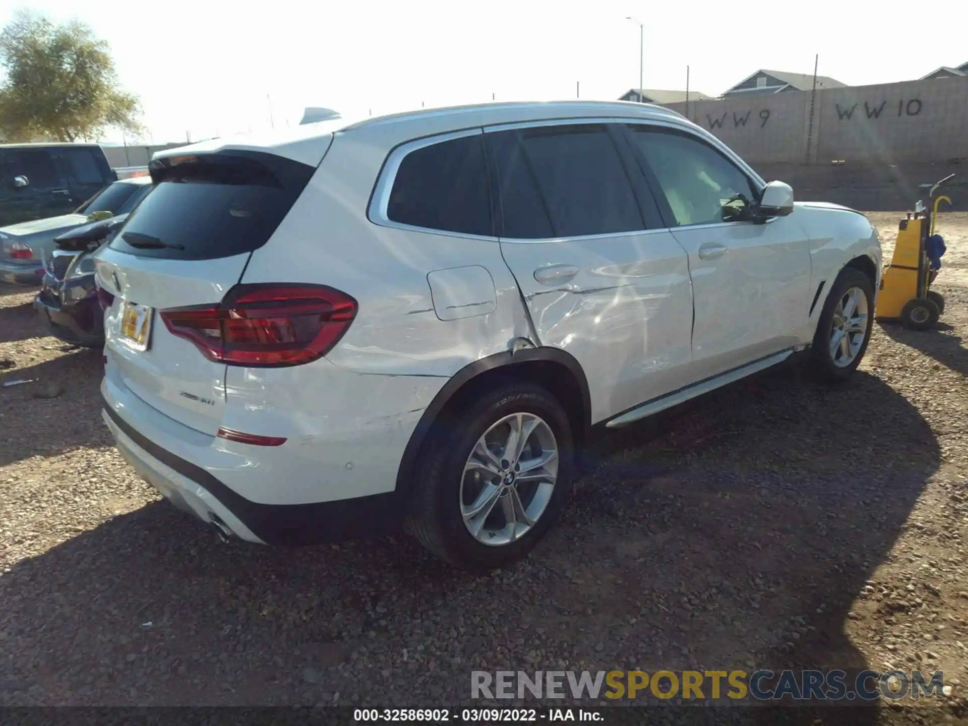 4 Photograph of a damaged car 5UXTY3C03L9C80758 BMW X3 2020