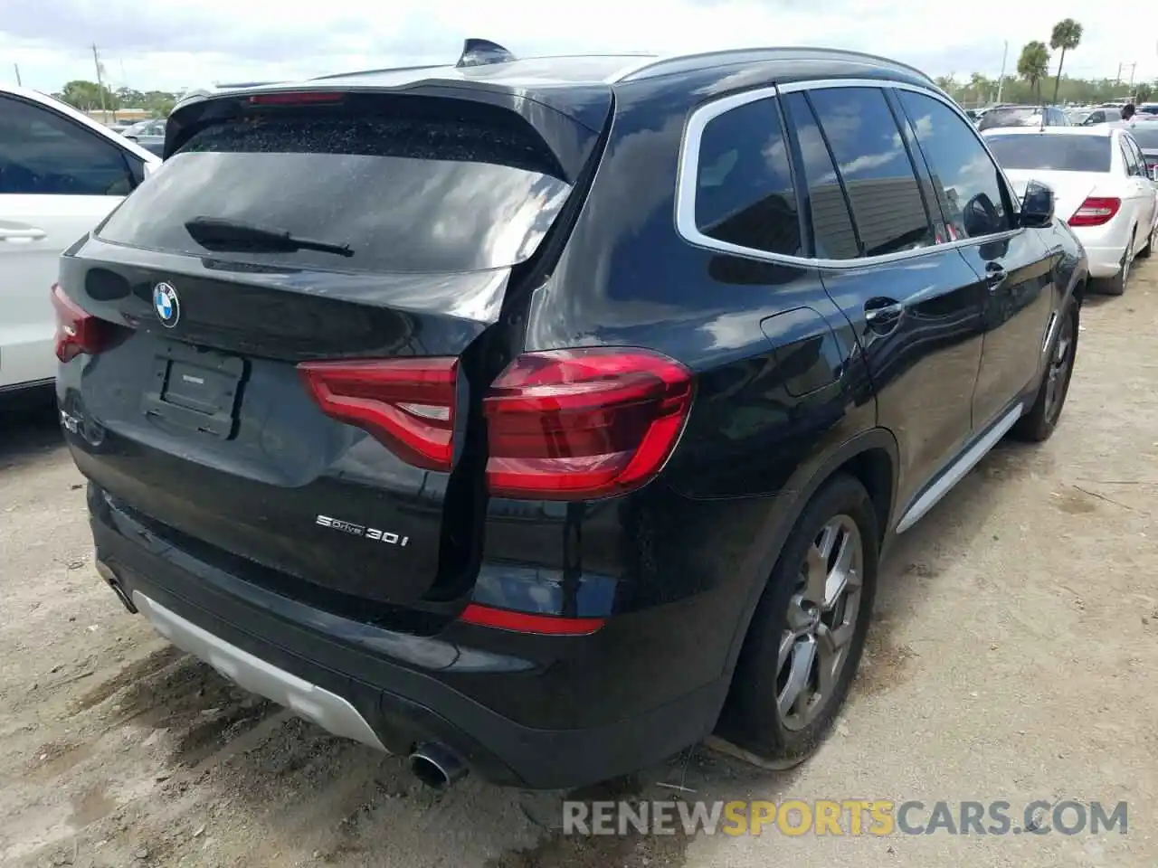 4 Photograph of a damaged car 5UXTY3C03LLU69586 BMW X3 2020