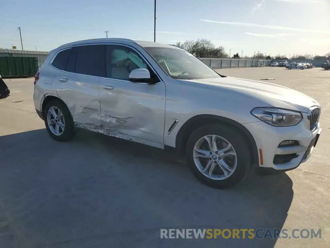4 Photograph of a damaged car 5UXTY3C03LLU70026 BMW X3 2020