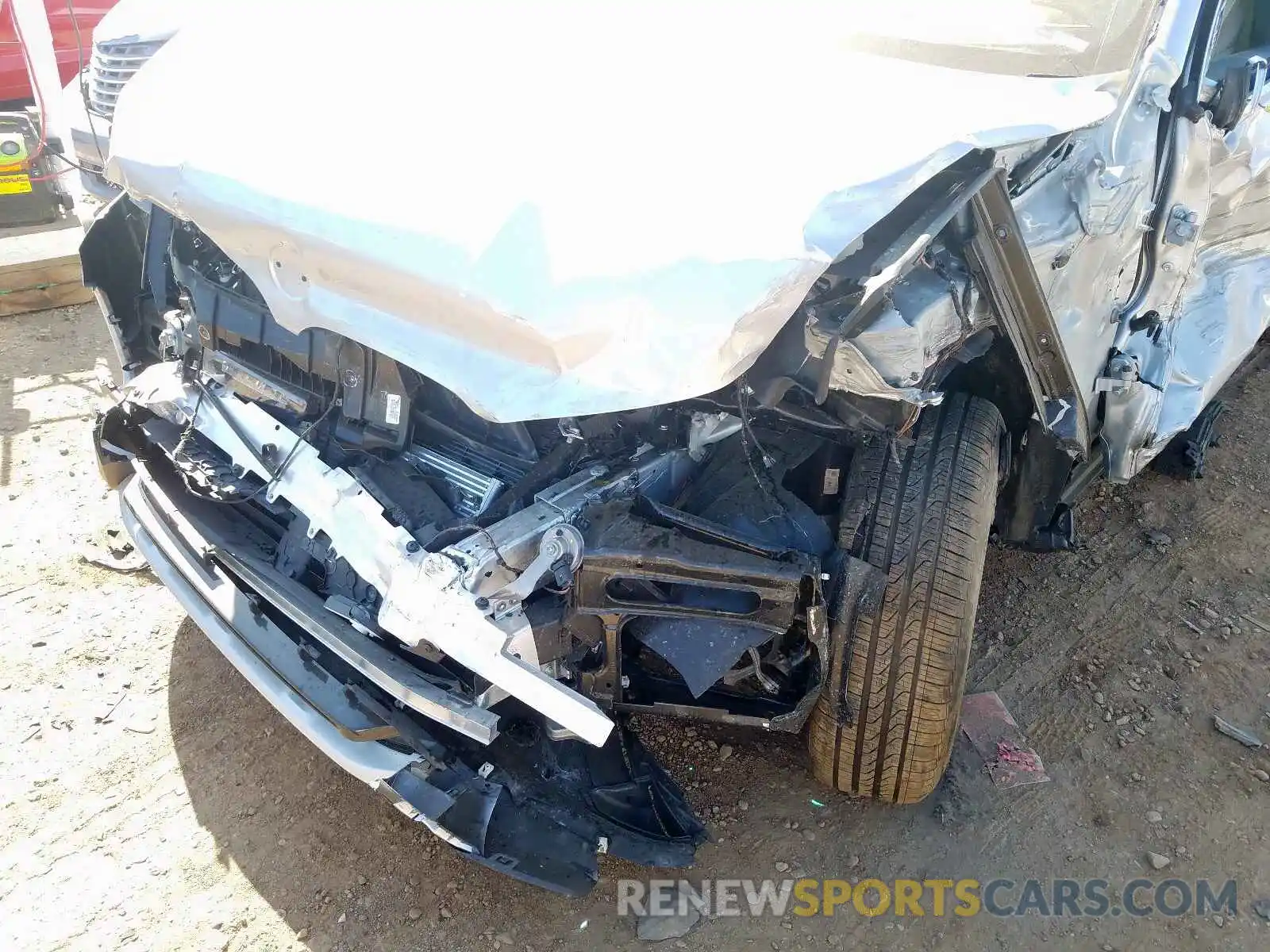 9 Photograph of a damaged car 5UXTY3C04LLU69645 BMW X3 2020