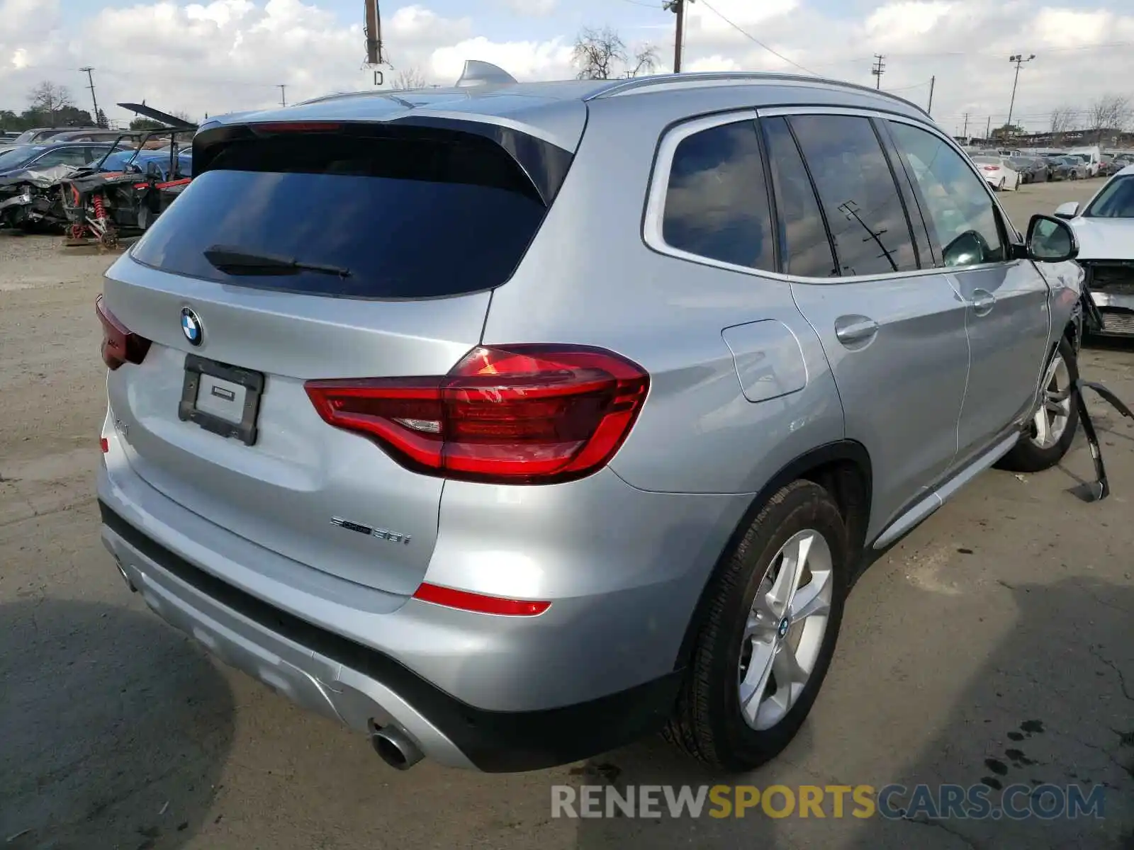 4 Фотография поврежденного автомобиля 5UXTY3C05L9B57656 BMW X3 2020