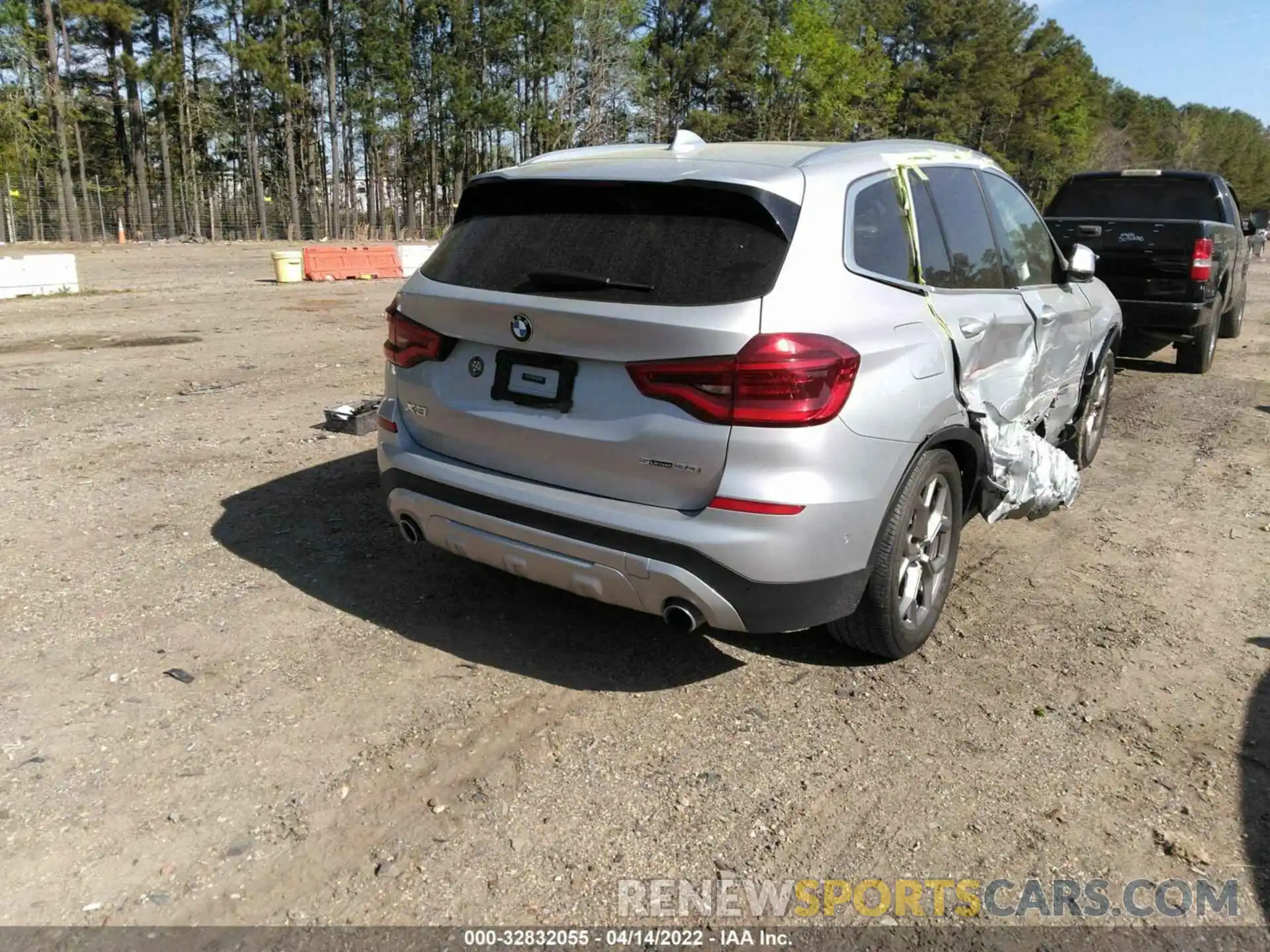 4 Фотография поврежденного автомобиля 5UXTY3C05L9C32551 BMW X3 2020