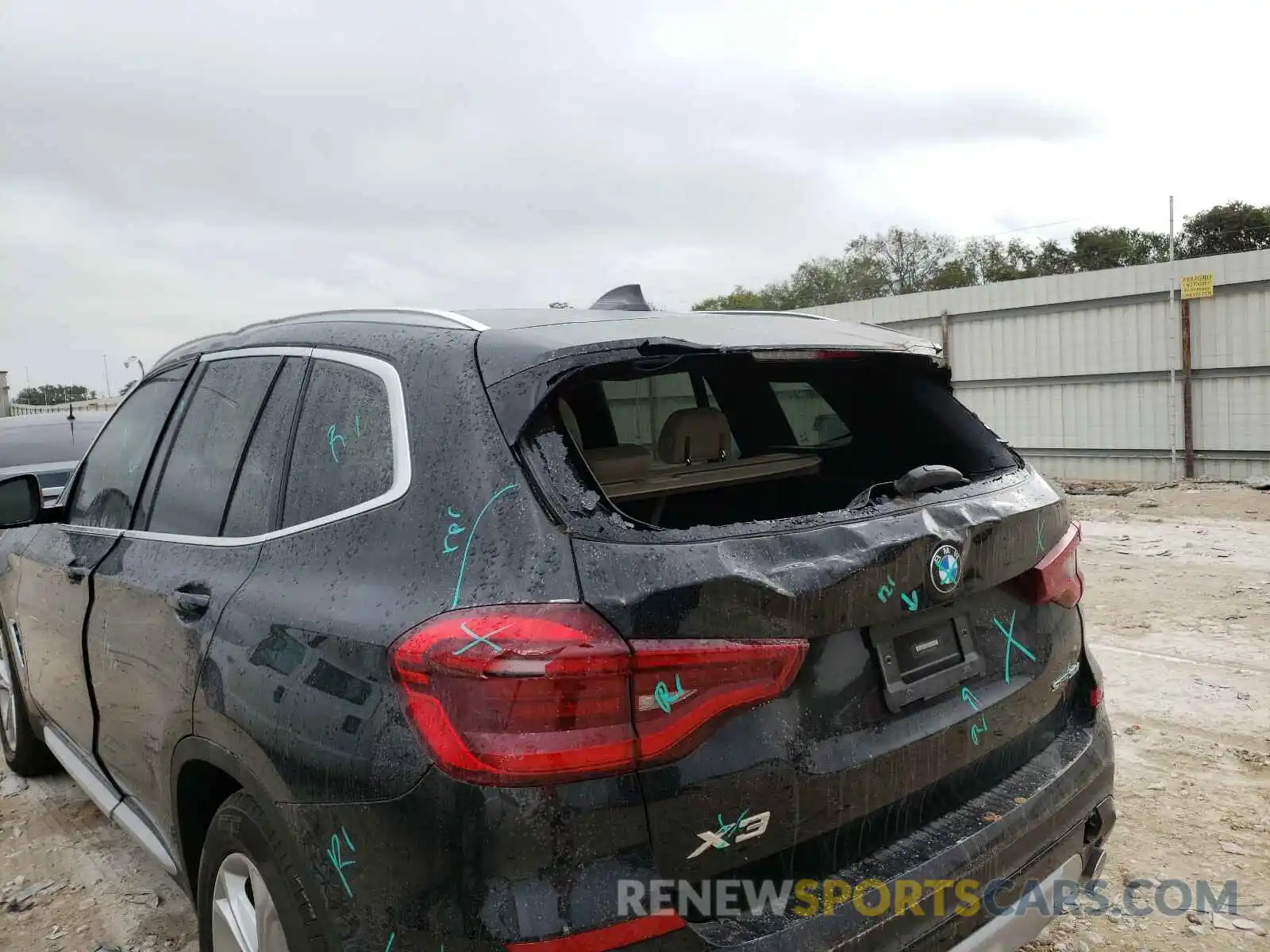 9 Photograph of a damaged car 5UXTY3C05L9D25229 BMW X3 2020