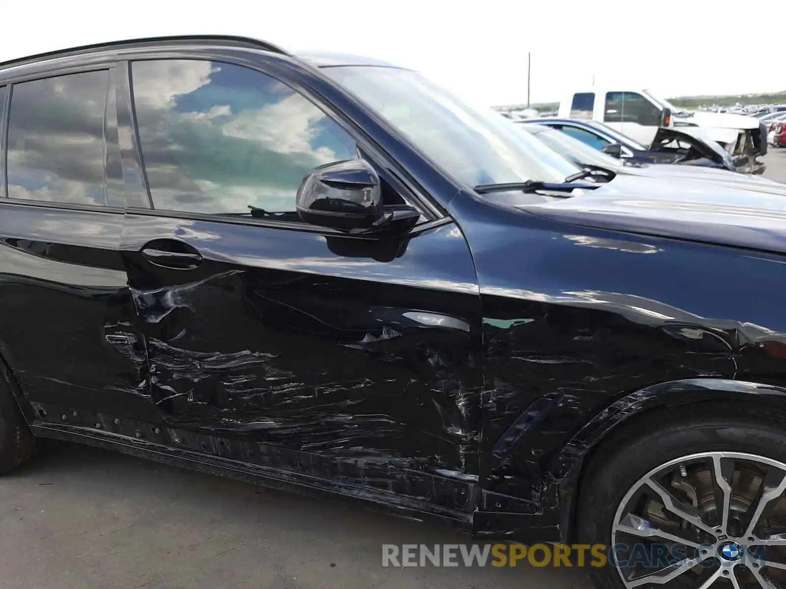 9 Photograph of a damaged car 5UXTY3C05LLE54753 BMW X3 2020