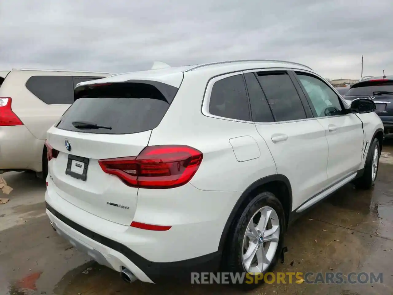 4 Photograph of a damaged car 5UXTY3C05LLU69735 BMW X3 2020