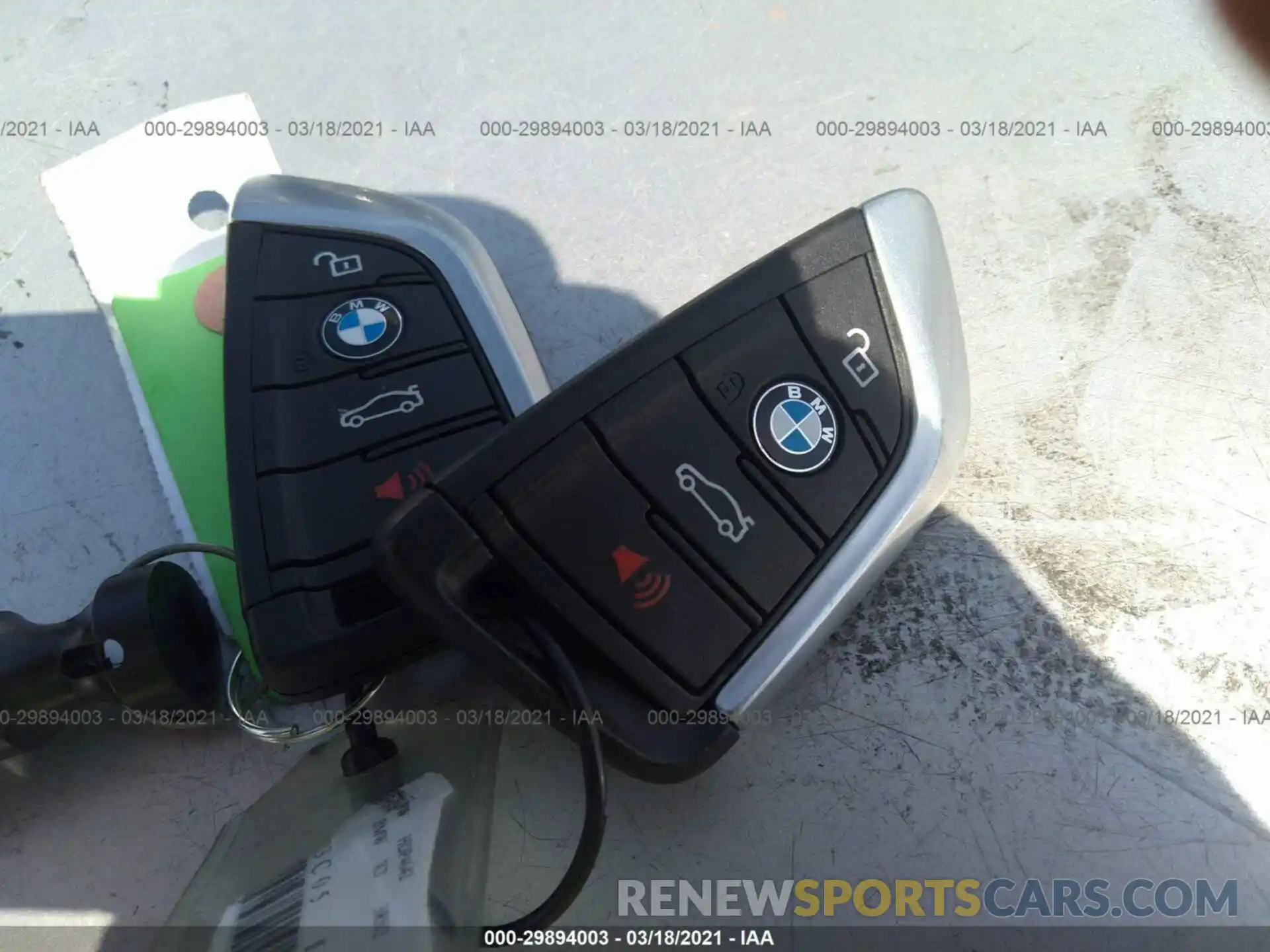 11 Photograph of a damaged car 5UXTY3C05LLU72764 BMW X3 2020