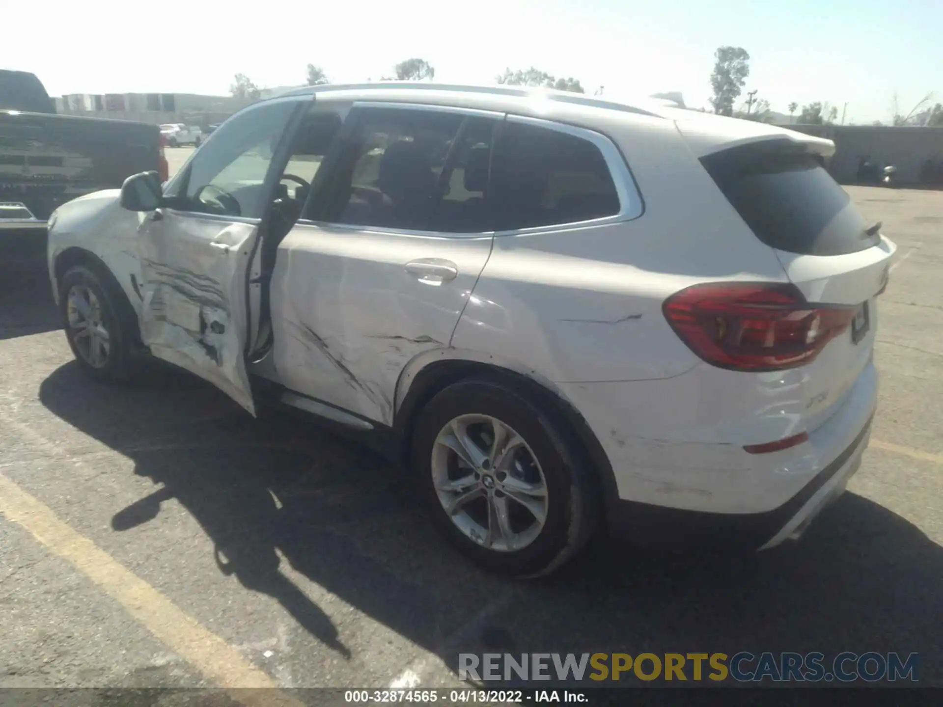 3 Photograph of a damaged car 5UXTY3C06L9C24006 BMW X3 2020