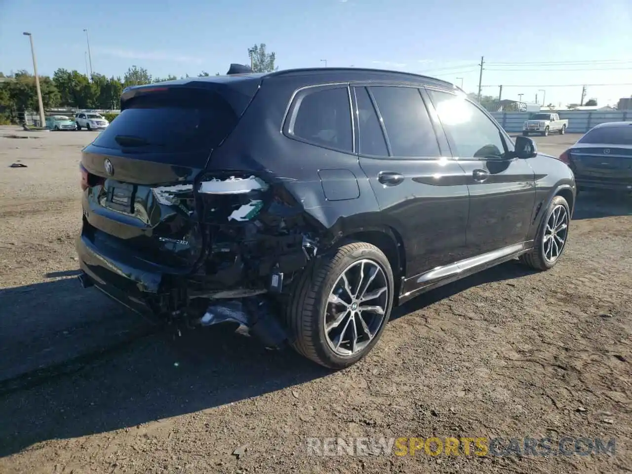 4 Photograph of a damaged car 5UXTY3C06L9C96663 BMW X3 2020