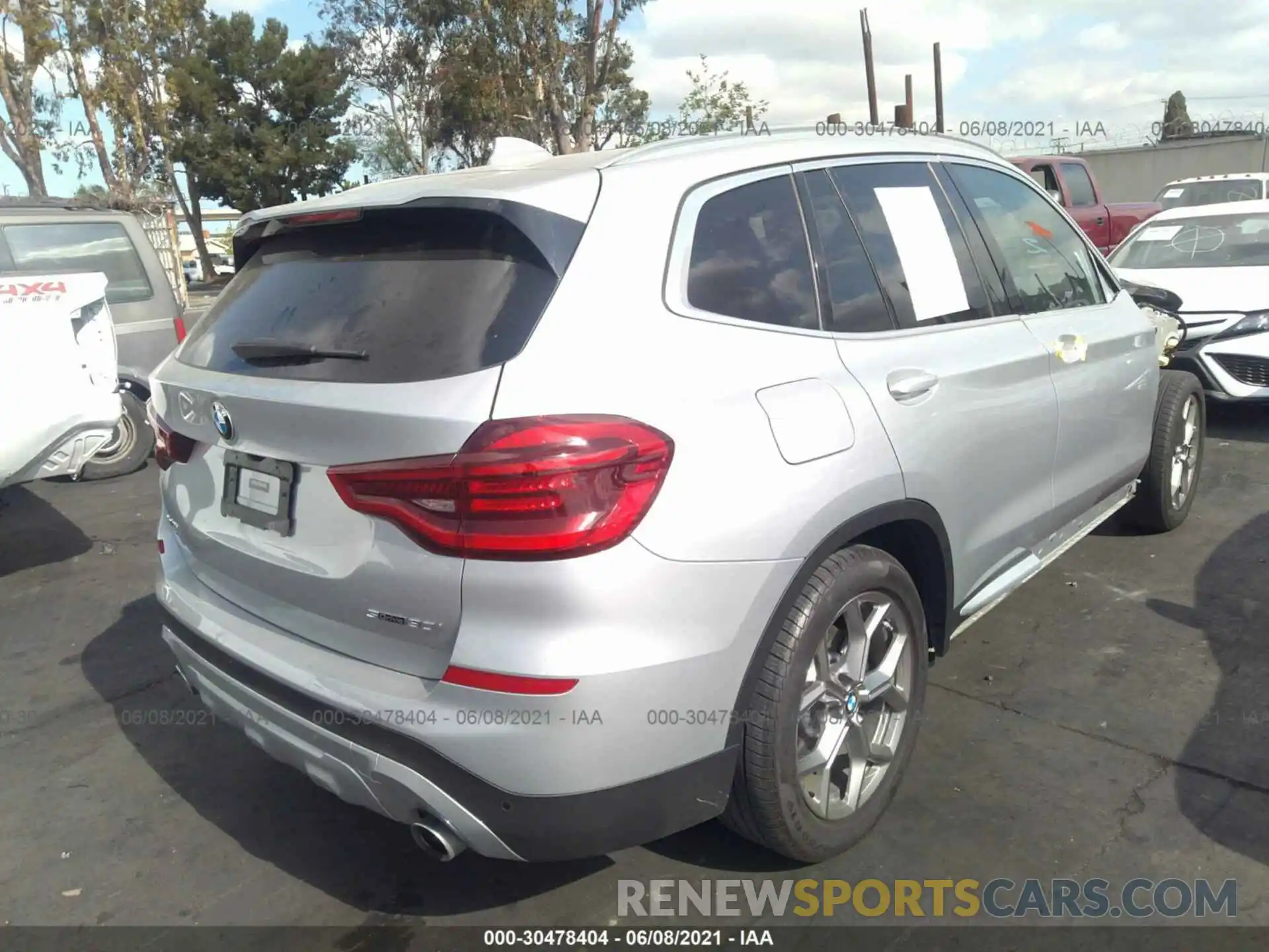 4 Photograph of a damaged car 5UXTY3C06LLU70862 BMW X3 2020