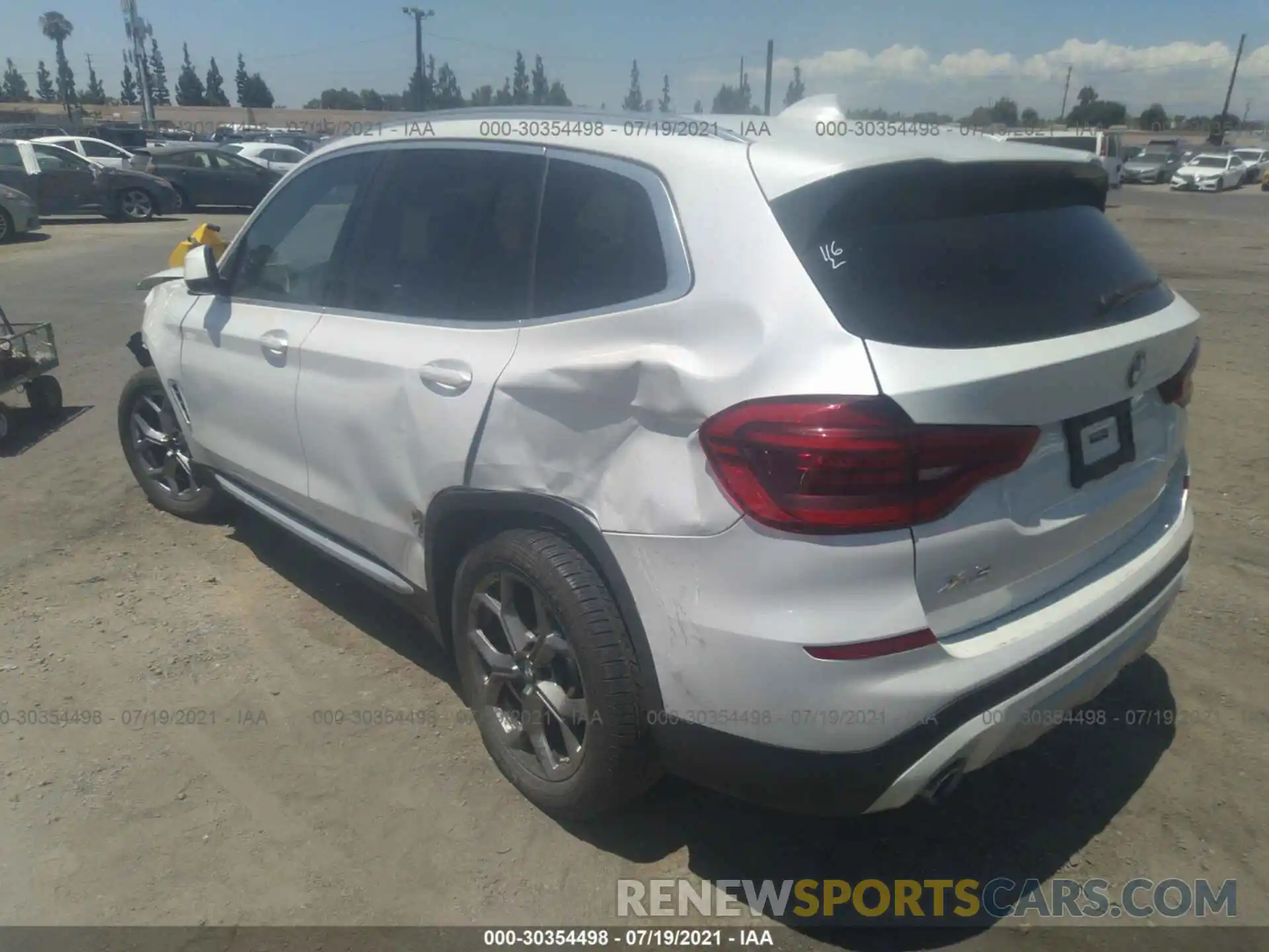 3 Photograph of a damaged car 5UXTY3C08L9C84711 BMW X3 2020