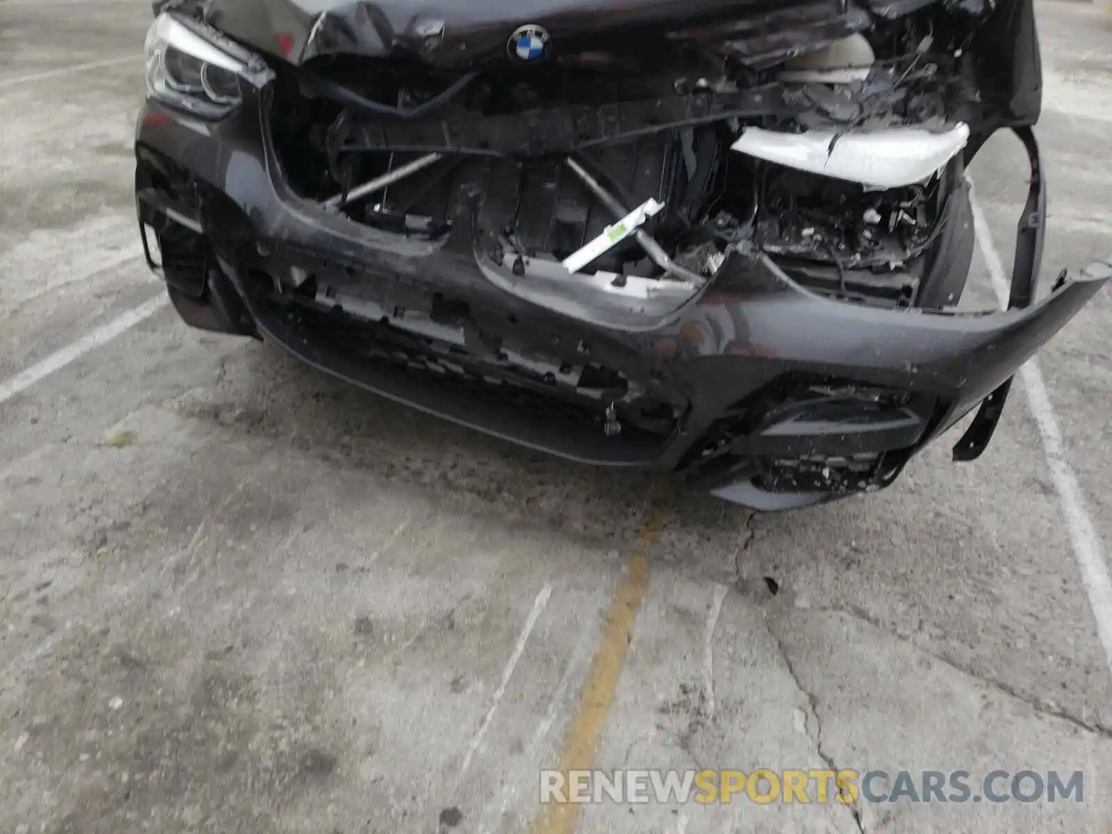 9 Photograph of a damaged car 5UXTY3C08LLU69969 BMW X3 2020