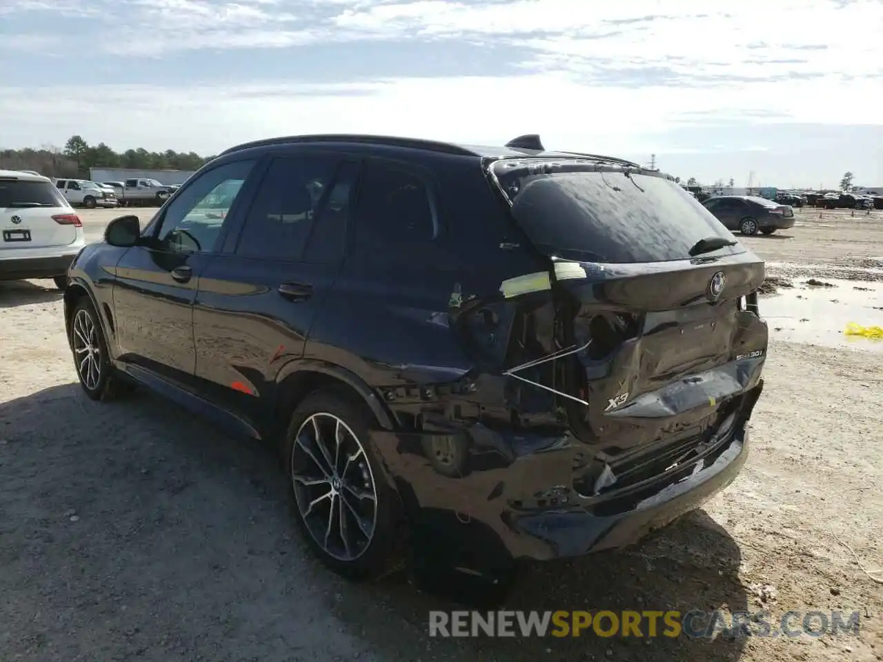 3 Photograph of a damaged car 5UXTY3C08LLU70717 BMW X3 2020