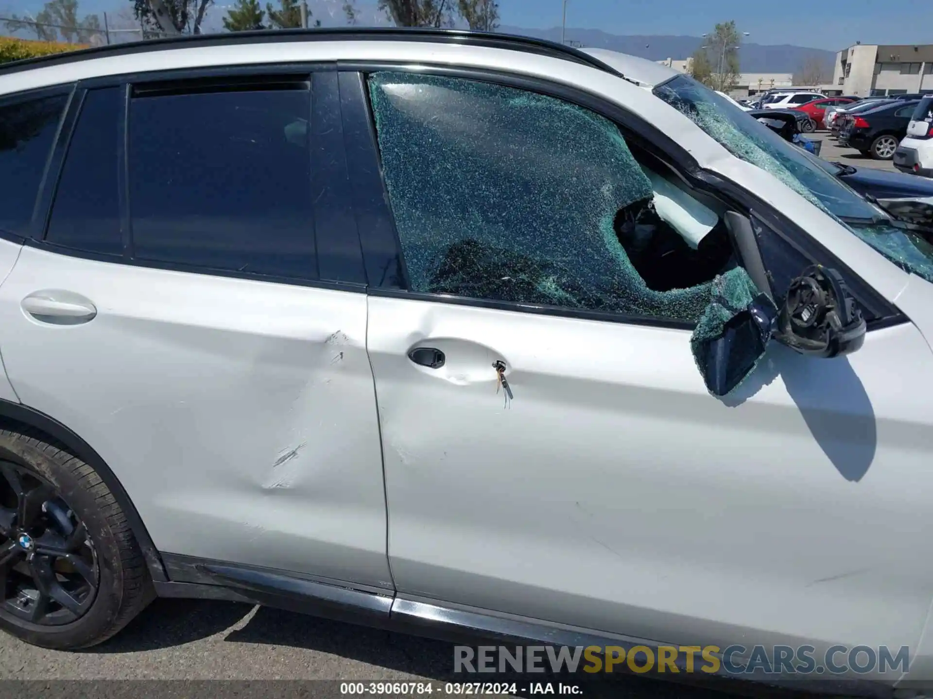 18 Photograph of a damaged car 5UXTY3C09L9B59779 BMW X3 2020