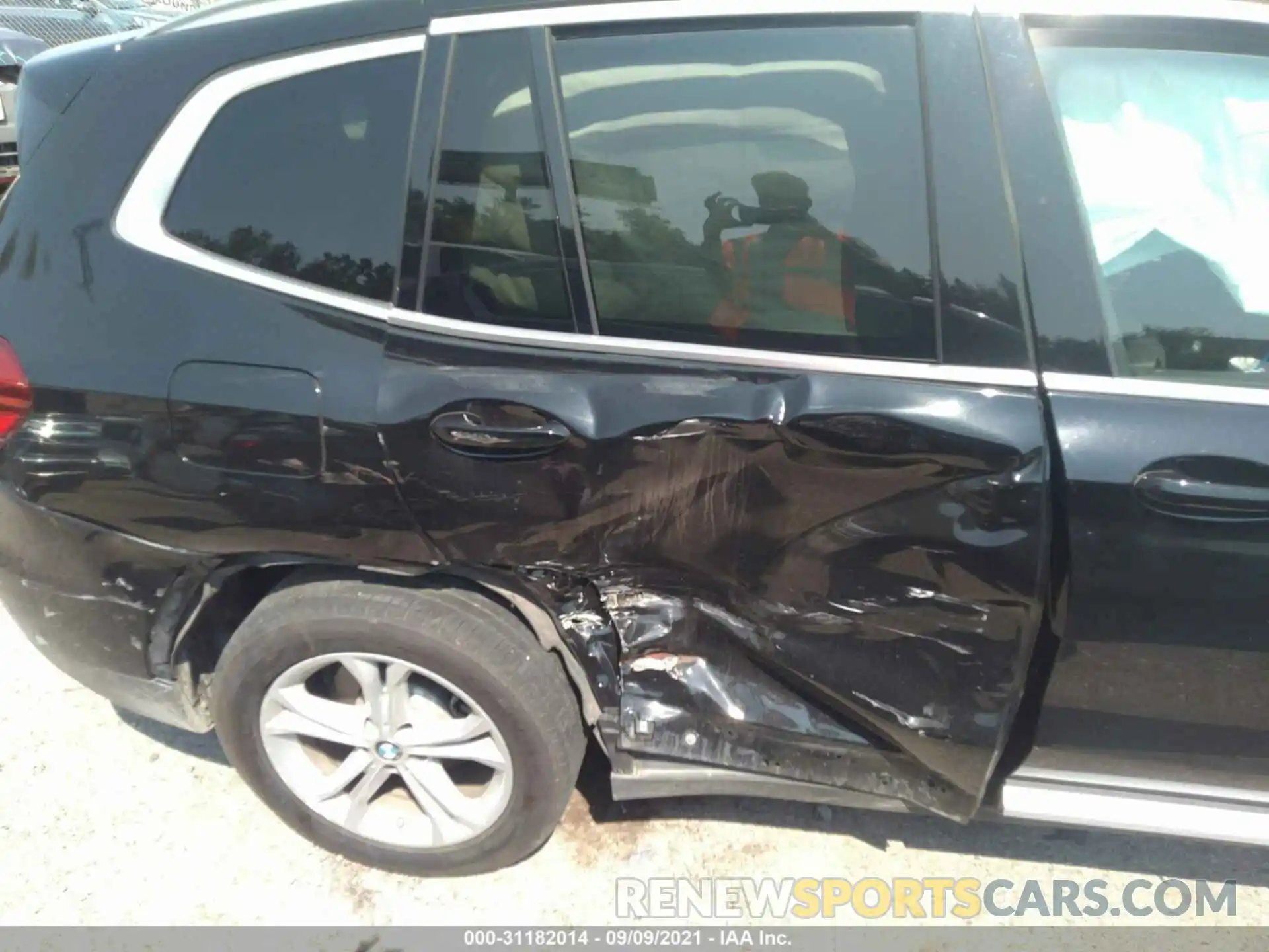 6 Photograph of a damaged car 5UXTY3C09L9B69857 BMW X3 2020