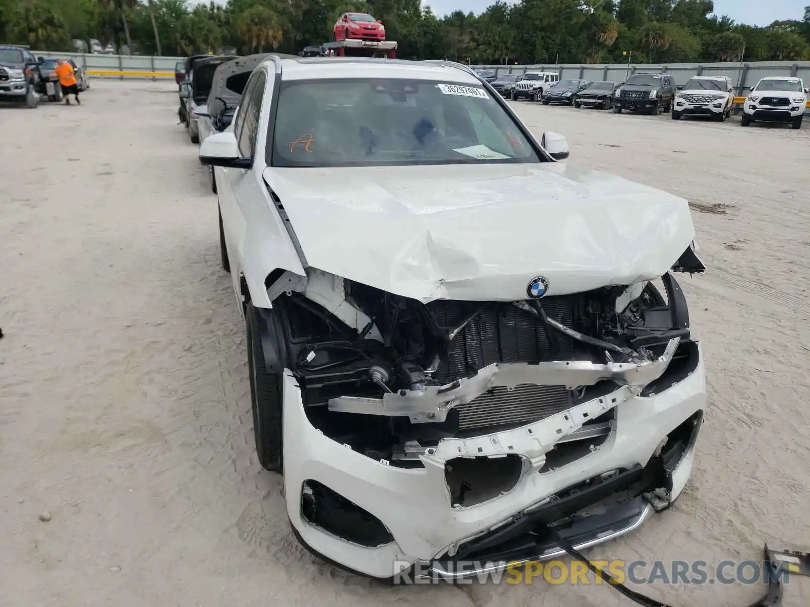 9 Photograph of a damaged car 5UXTY3C09L9C08219 BMW X3 2020