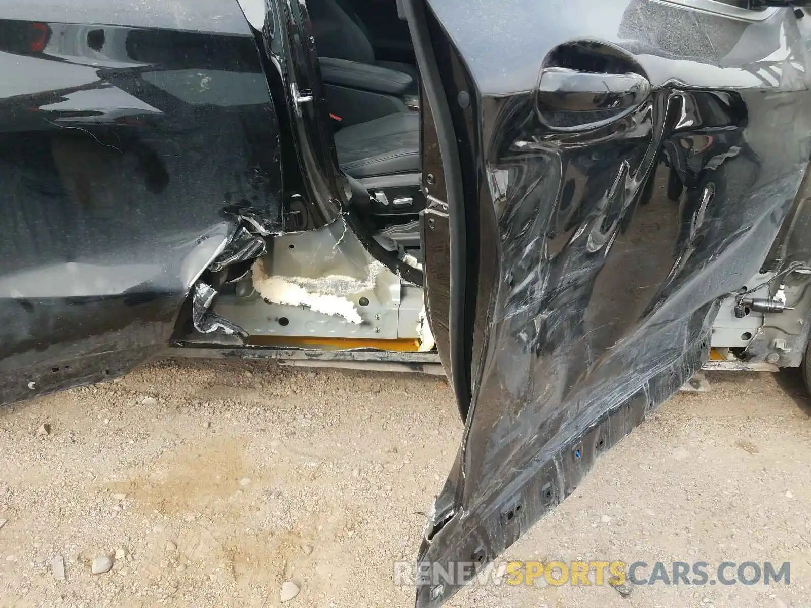 9 Photograph of a damaged car 5UXTY3C09LLE55016 BMW X3 2020