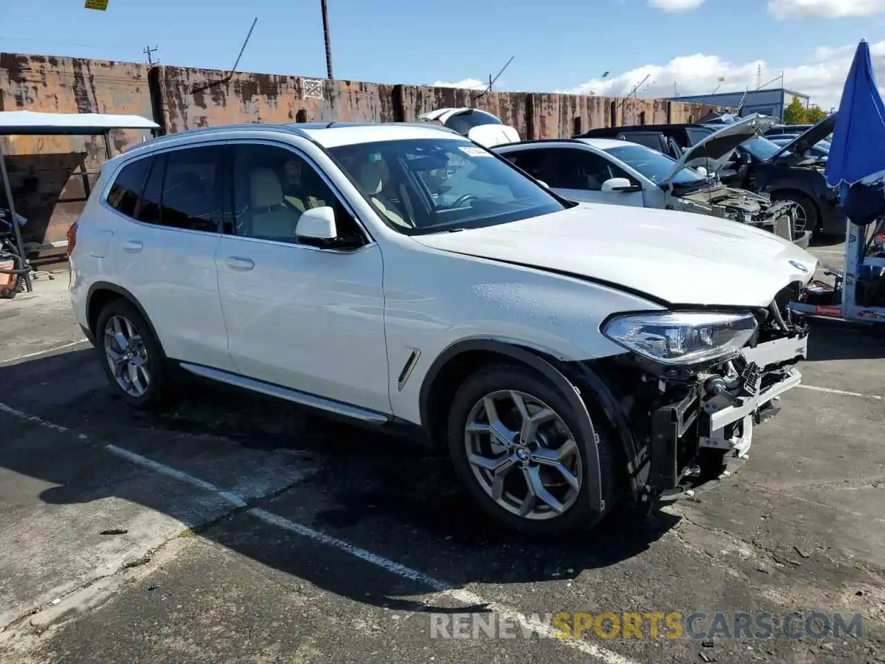 4 Photograph of a damaged car 5UXTY3C09LLU72363 BMW X3 2020