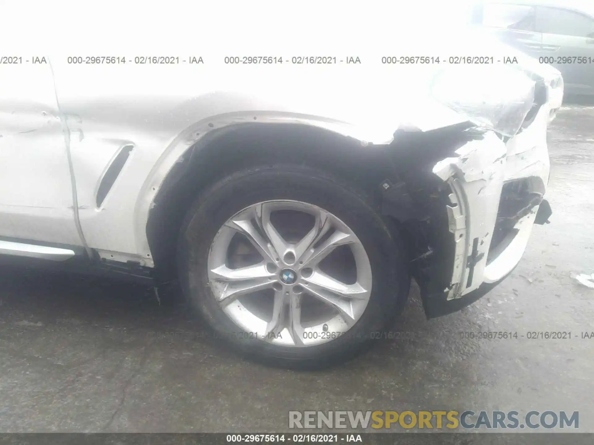 6 Photograph of a damaged car 5UXTY3C09LLU72637 BMW X3 2020