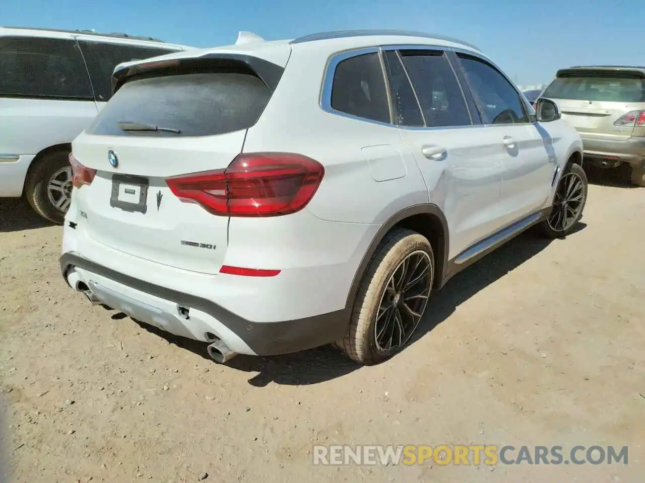 4 Photograph of a damaged car 5UXTY3C0XL9C33811 BMW X3 2020