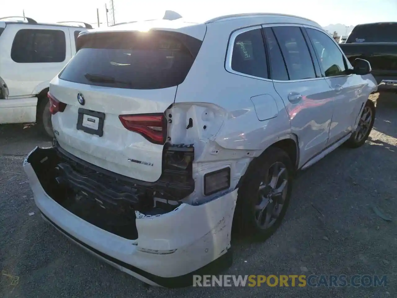 4 Photograph of a damaged car 5UXTY3C0XL9C63231 BMW X3 2020