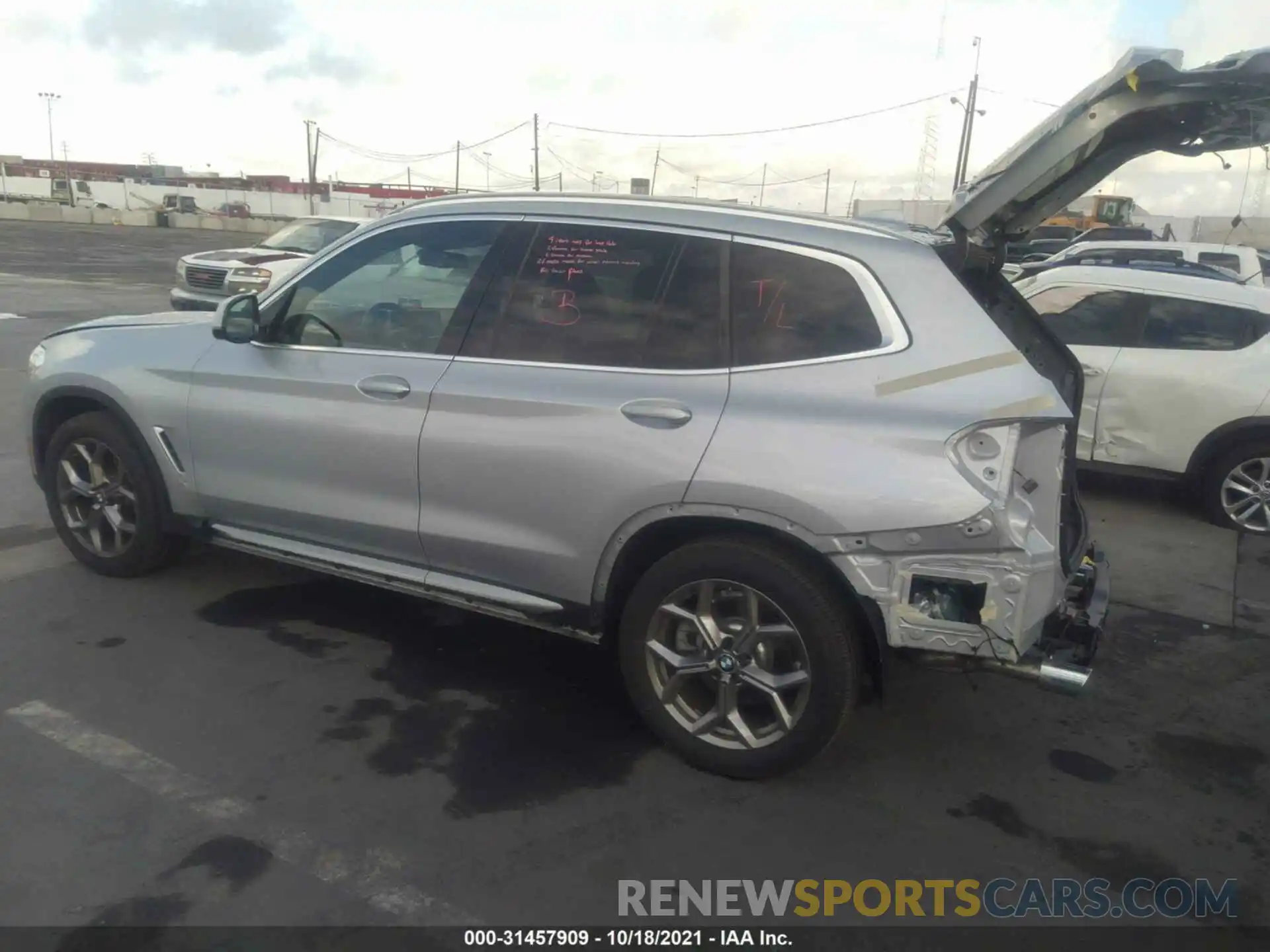 3 Photograph of a damaged car 5UXTY3C0XL9D44360 BMW X3 2020