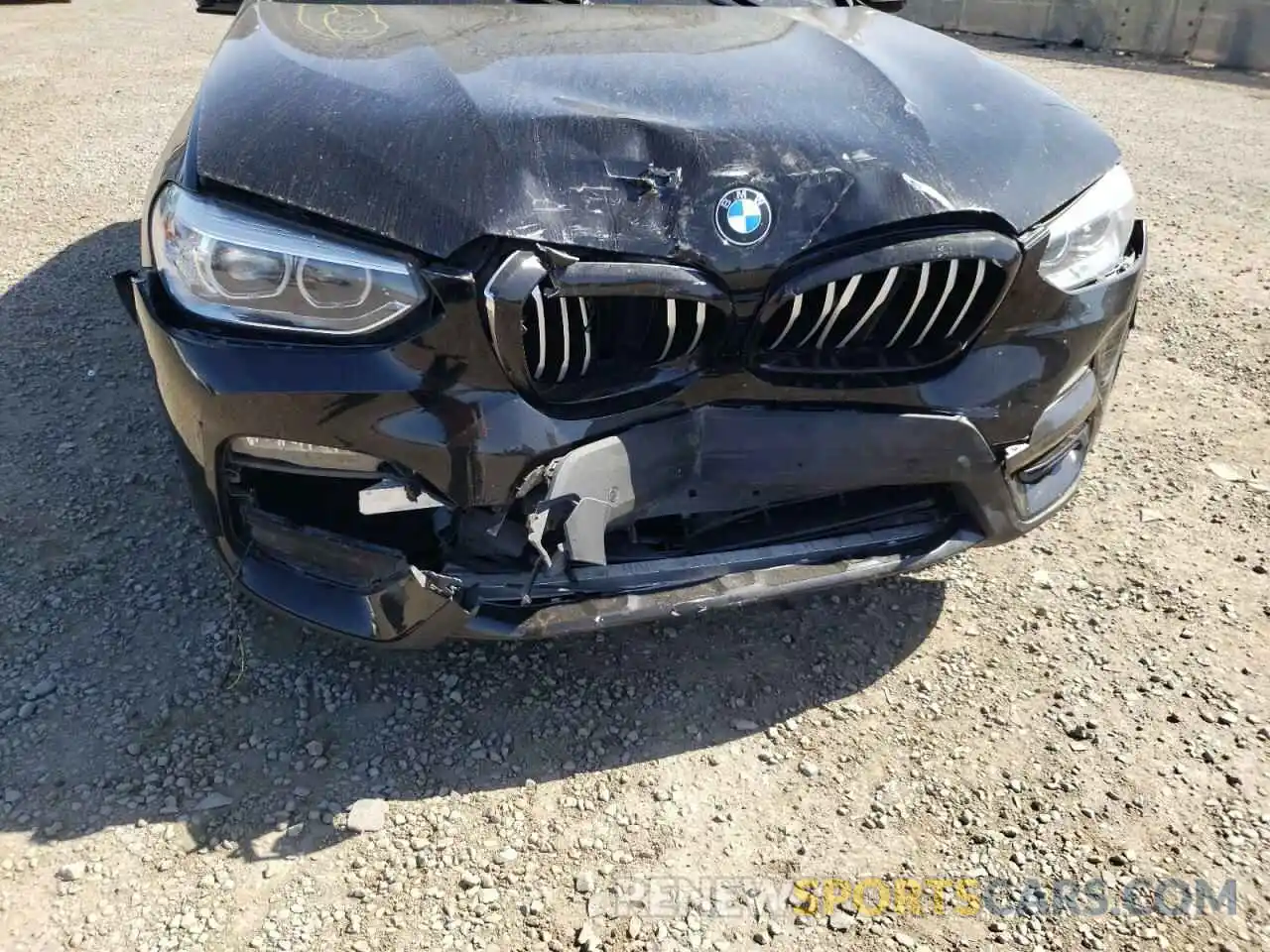 9 Photograph of a damaged car 5UXTY5C01LLT31900 BMW X3 2020