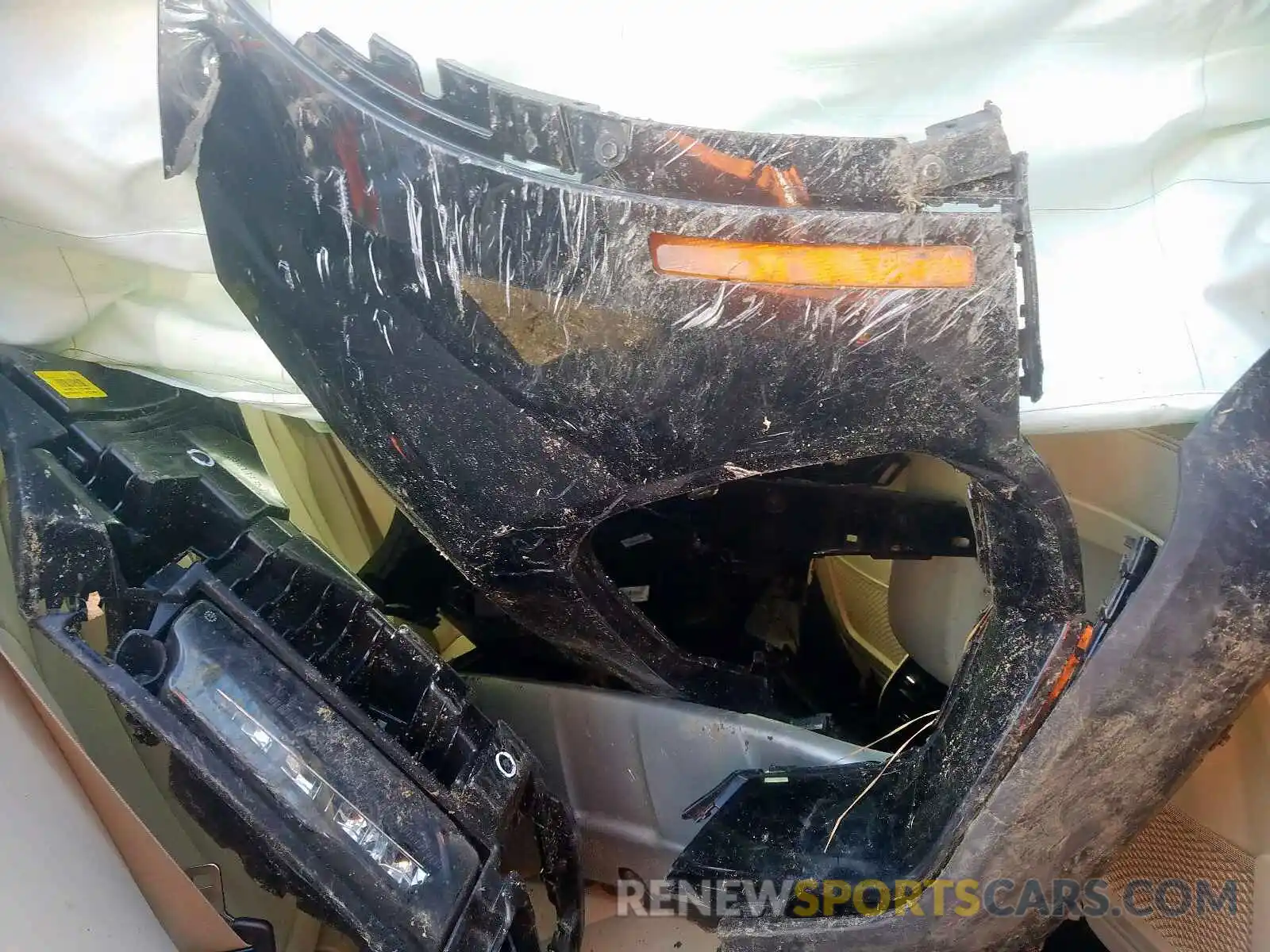 6 Photograph of a damaged car 5UXTY5C02LLT31971 BMW X3 2020