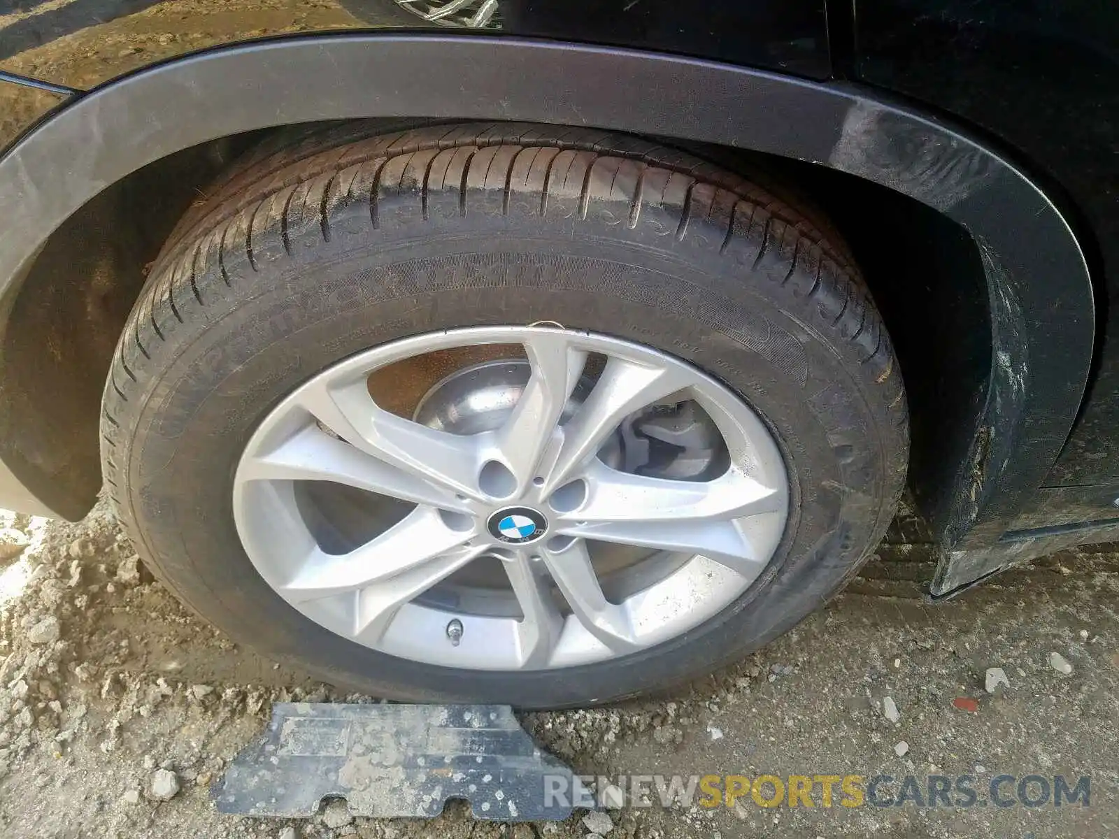 9 Photograph of a damaged car 5UXTY5C02LLT31971 BMW X3 2020