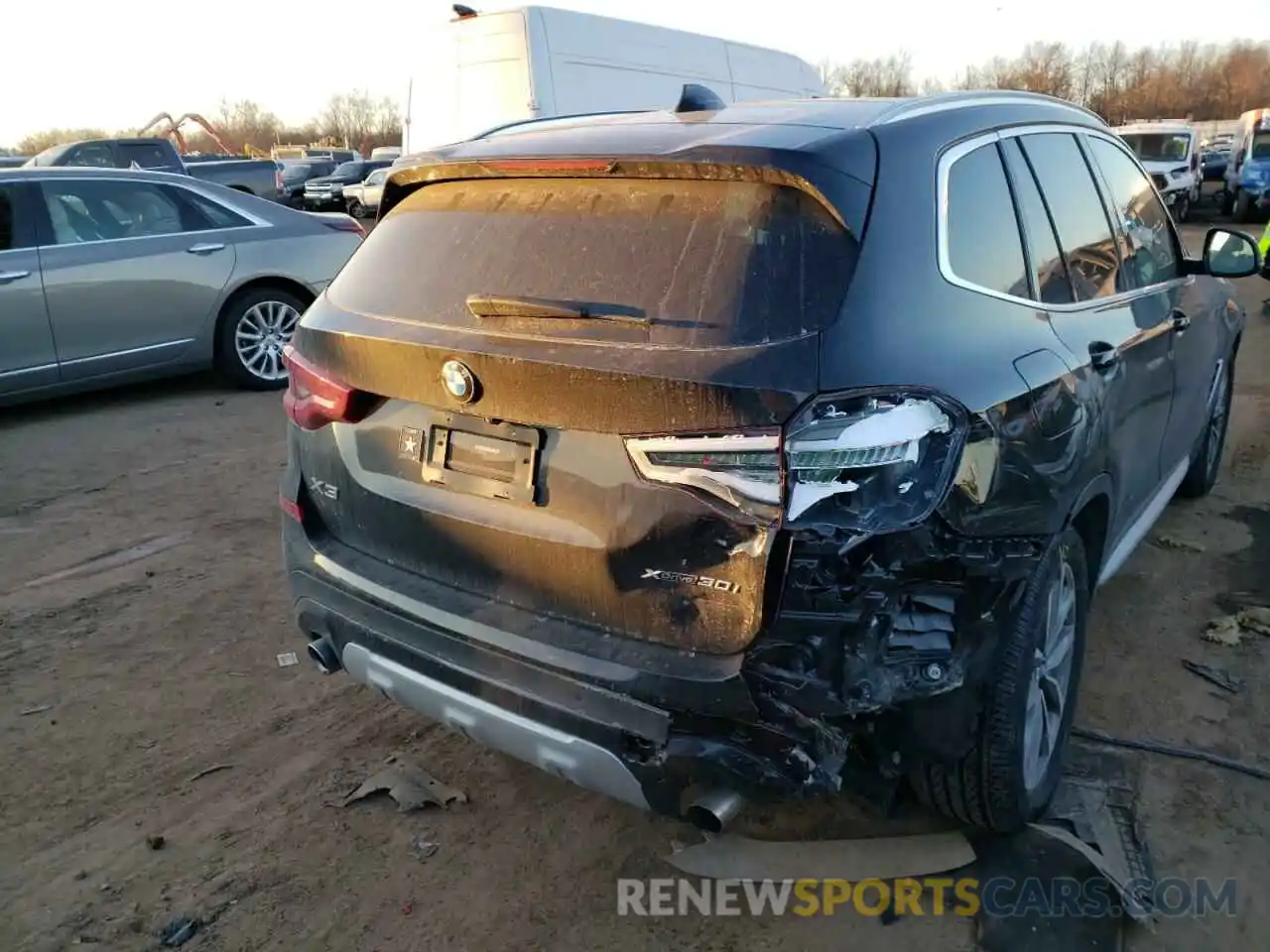 4 Фотография поврежденного автомобиля 5UXTY5C02LLT35275 BMW X3 2020