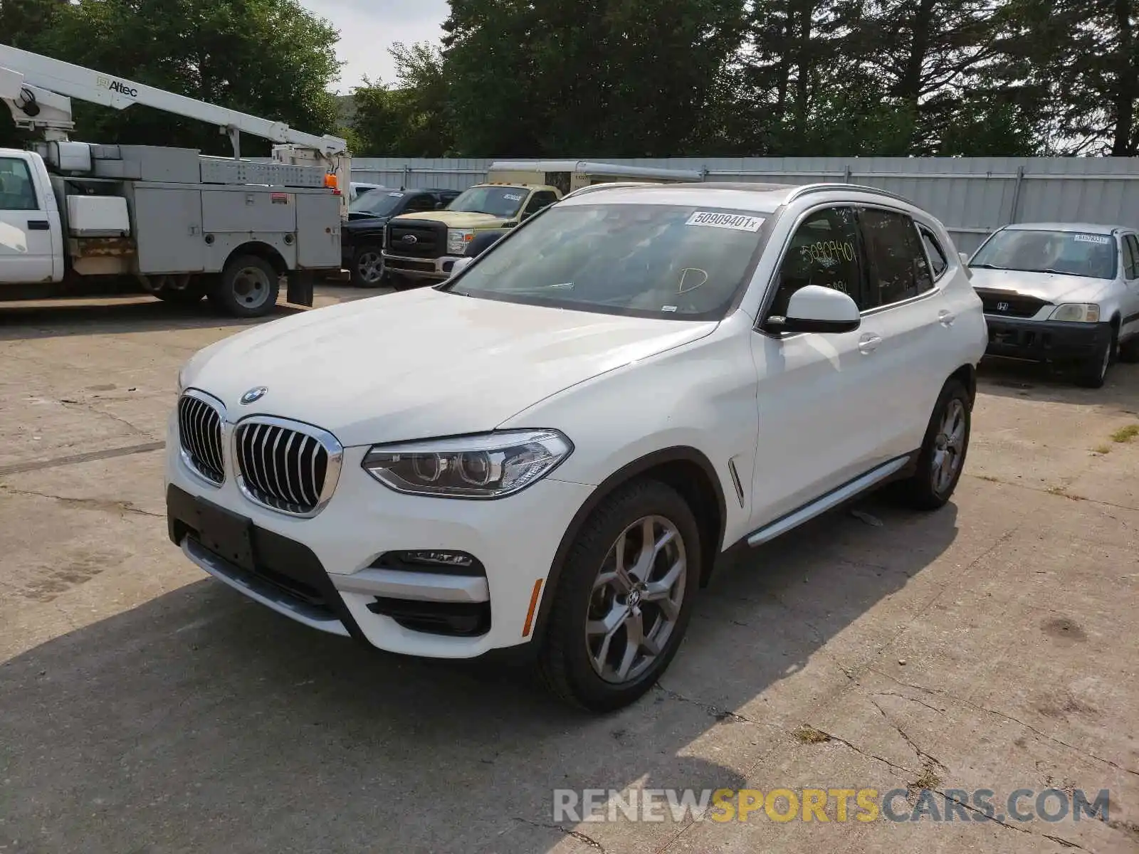 2 Фотография поврежденного автомобиля 5UXTY5C03L9B17586 BMW X3 2020