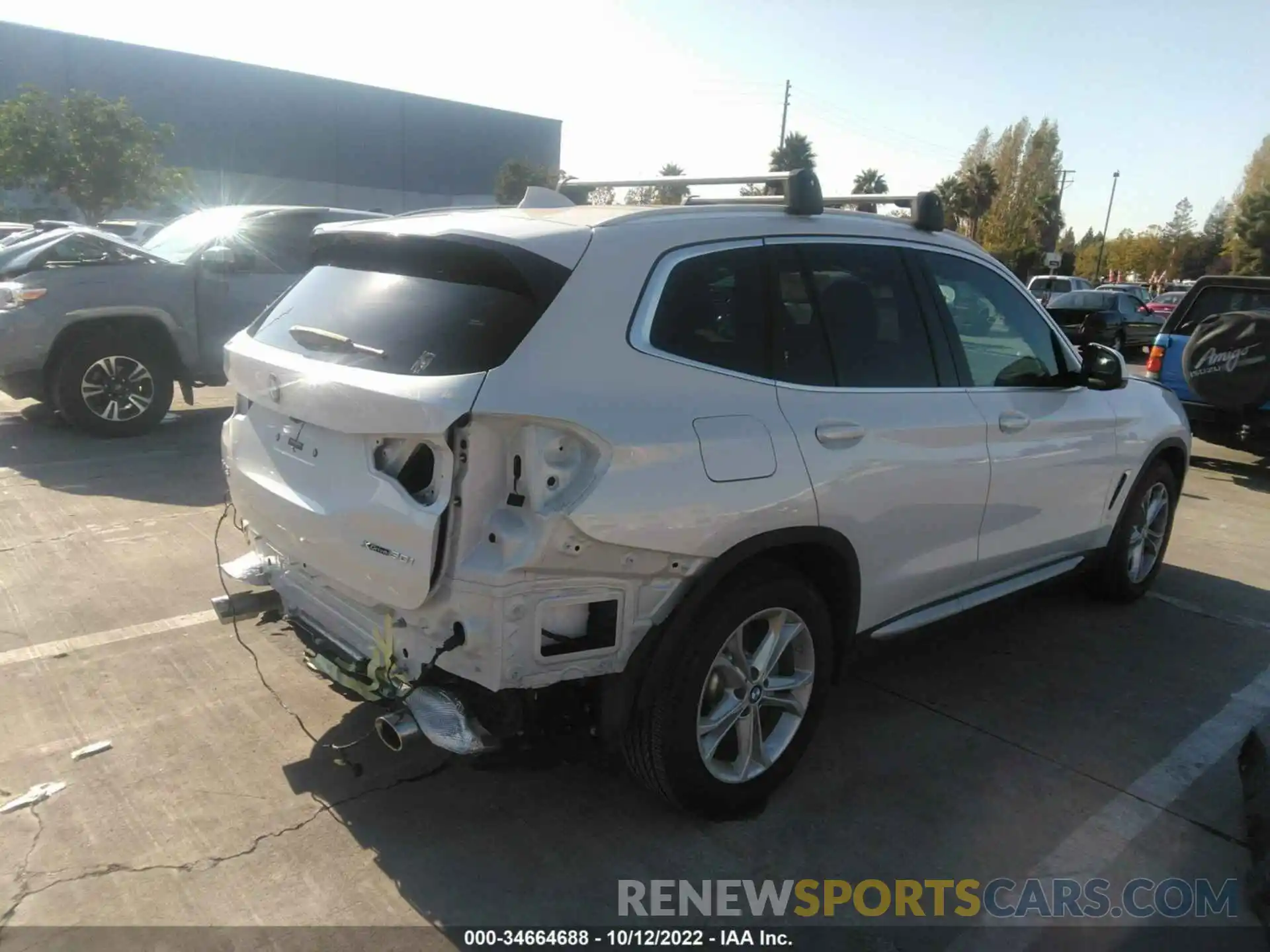 4 Photograph of a damaged car 5UXTY5C03LLE55749 BMW X3 2020