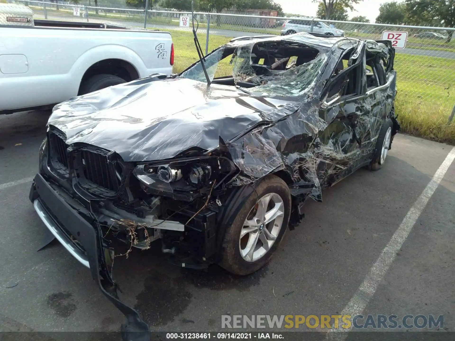 2 Photograph of a damaged car 5UXTY5C03LLE58182 BMW X3 2020