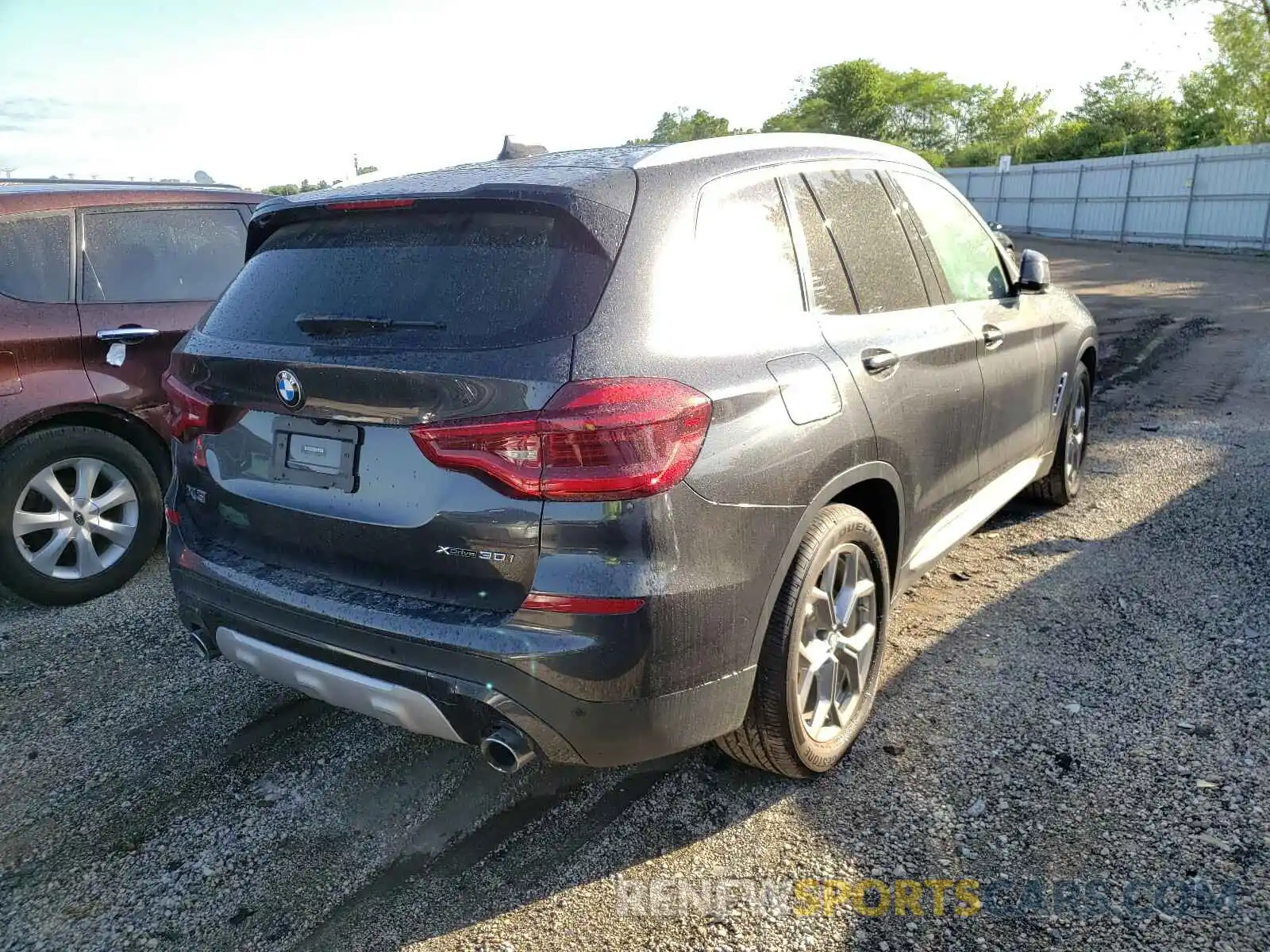 4 Photograph of a damaged car 5UXTY5C03LLT33051 BMW X3 2020