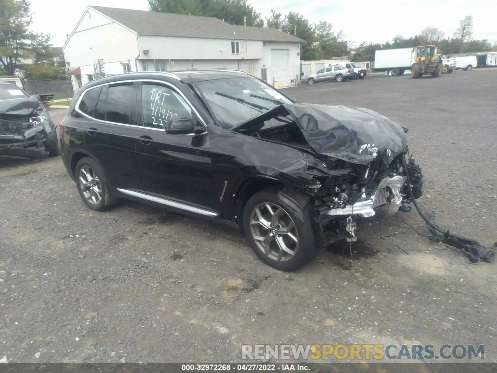 1 Photograph of a damaged car 5UXTY5C03LLT33955 BMW X3 2020