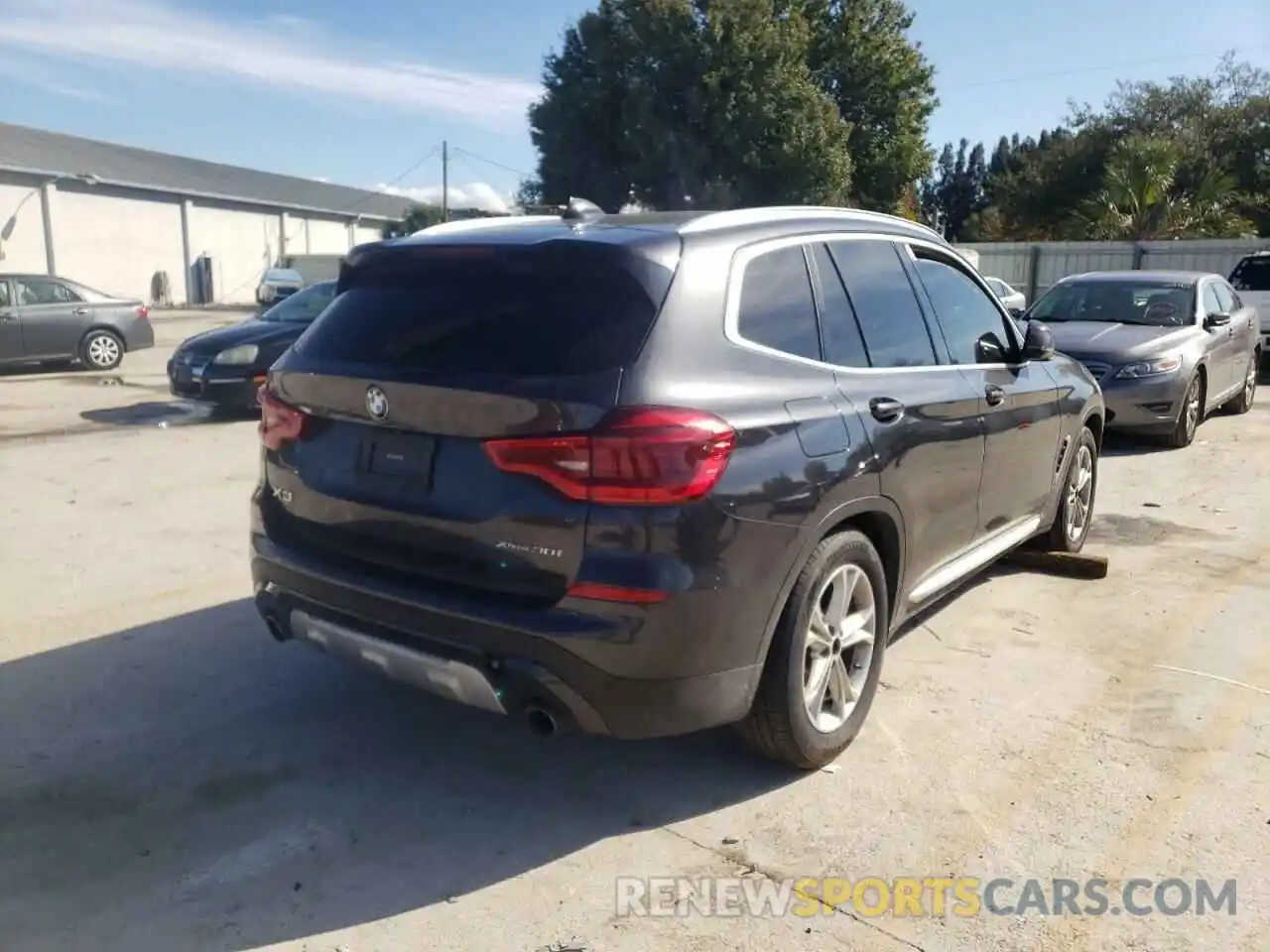 4 Photograph of a damaged car 5UXTY5C03LLT37018 BMW X3 2020