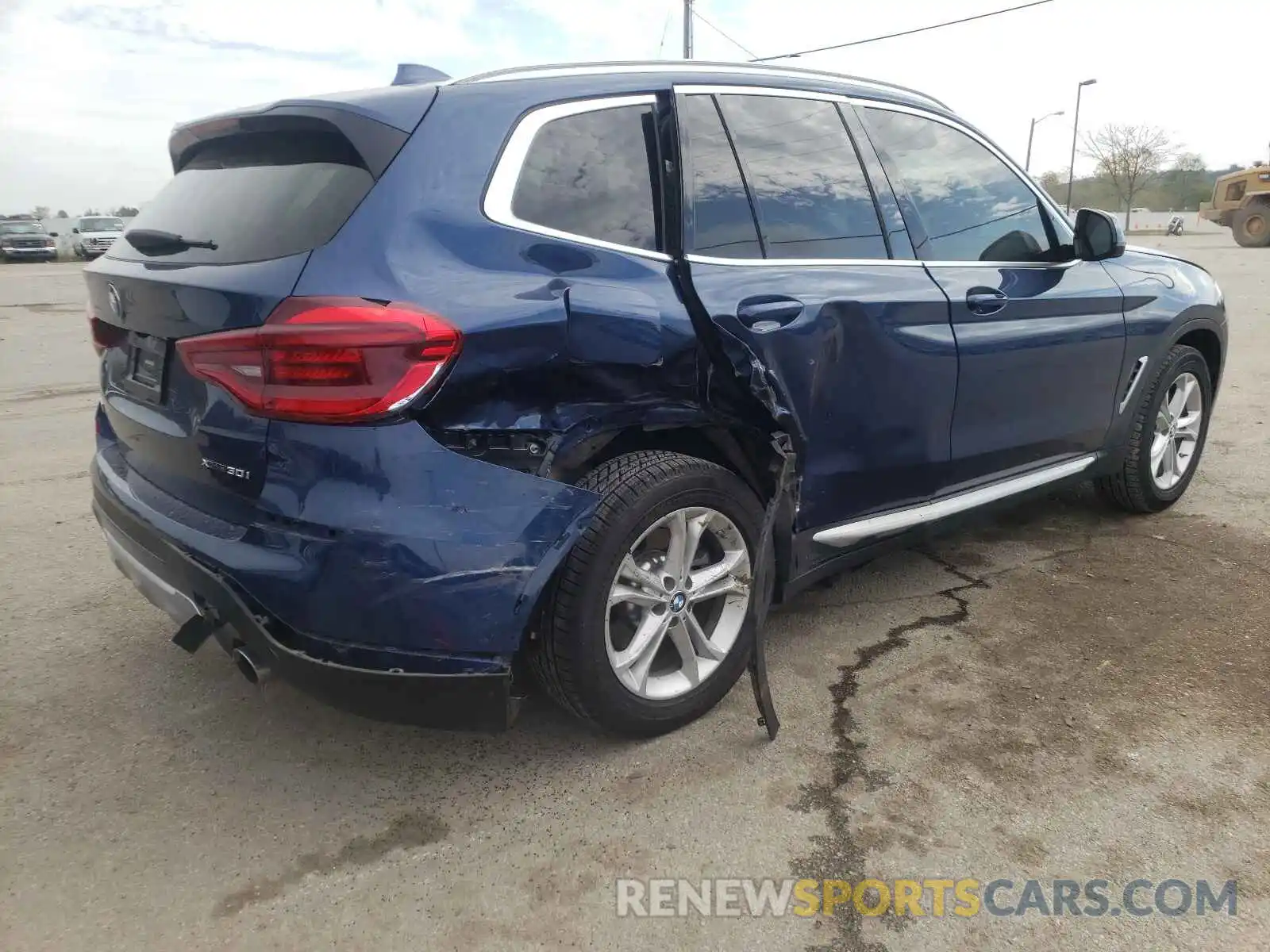 4 Photograph of a damaged car 5UXTY5C03LLT37052 BMW X3 2020