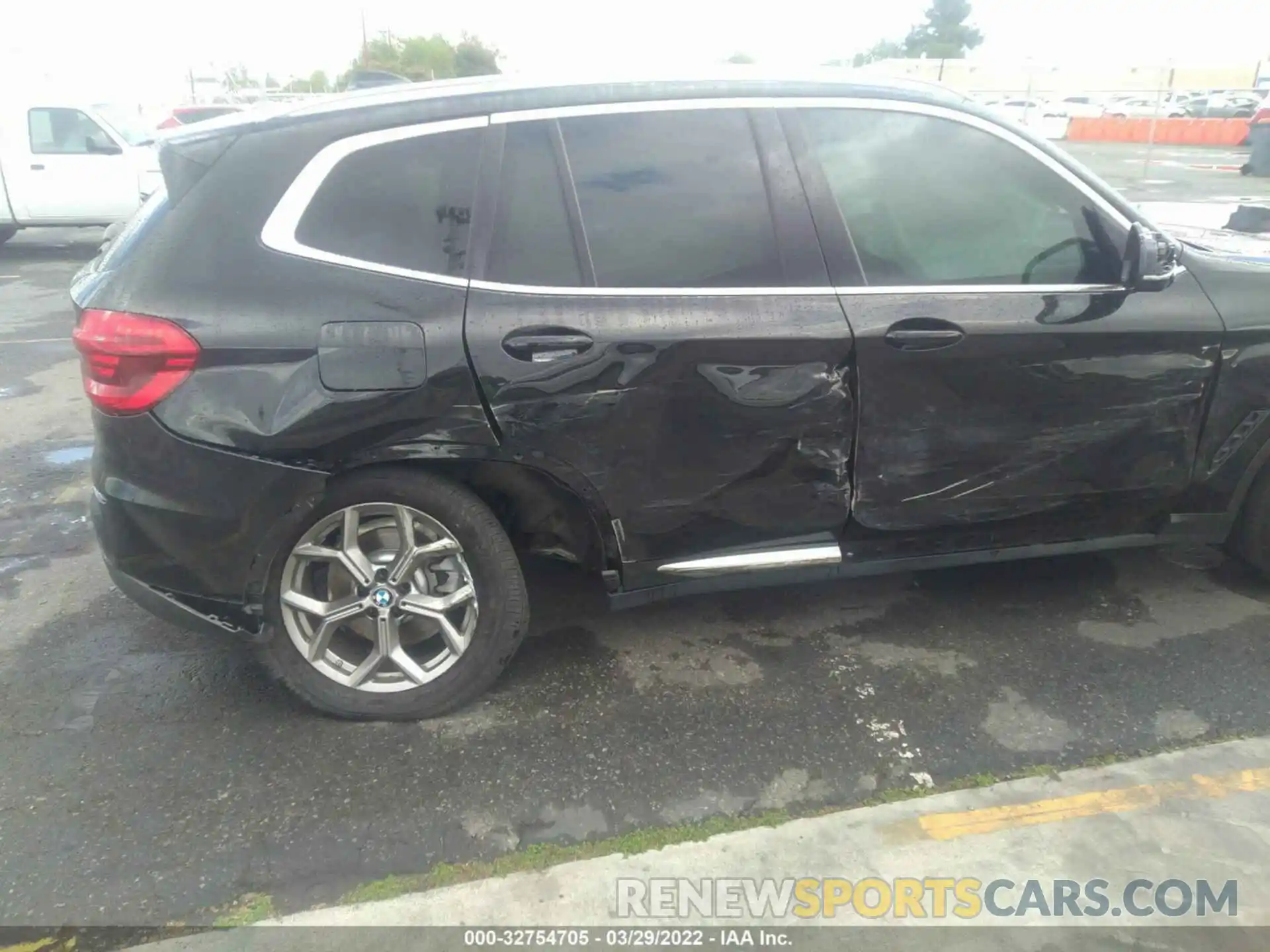 6 Photograph of a damaged car 5UXTY5C04L9B17063 BMW X3 2020