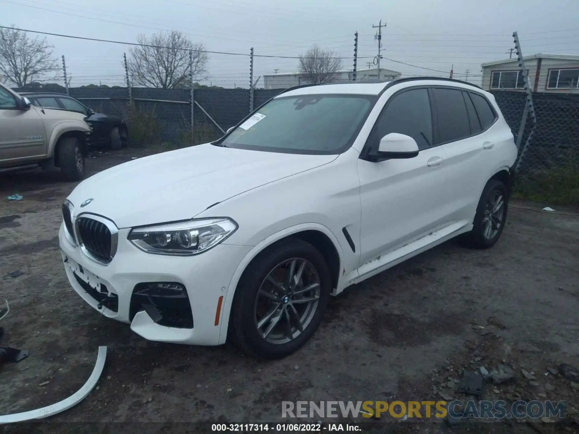 2 Фотография поврежденного автомобиля 5UXTY5C04L9C44203 BMW X3 2020