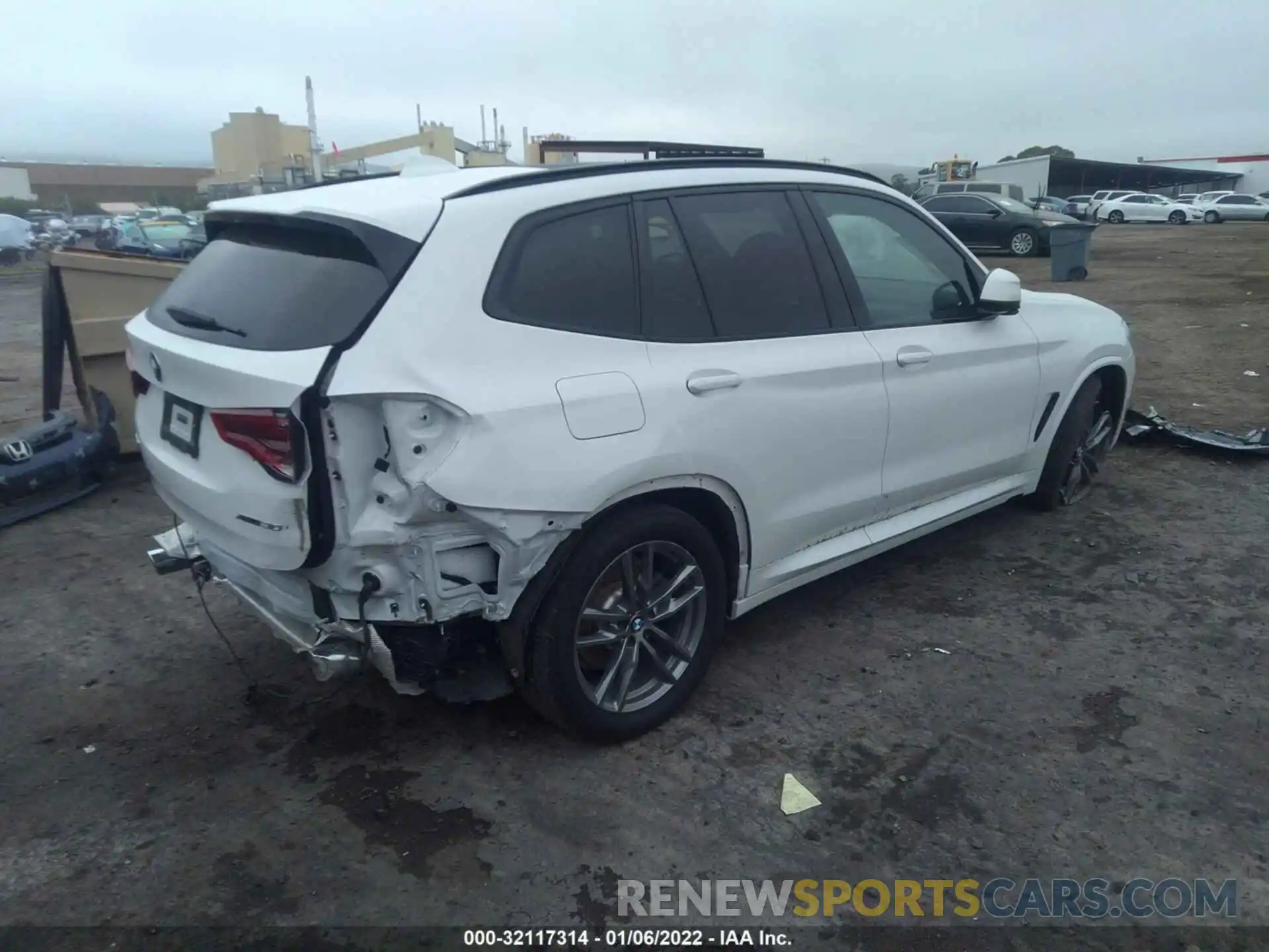 4 Фотография поврежденного автомобиля 5UXTY5C04L9C44203 BMW X3 2020