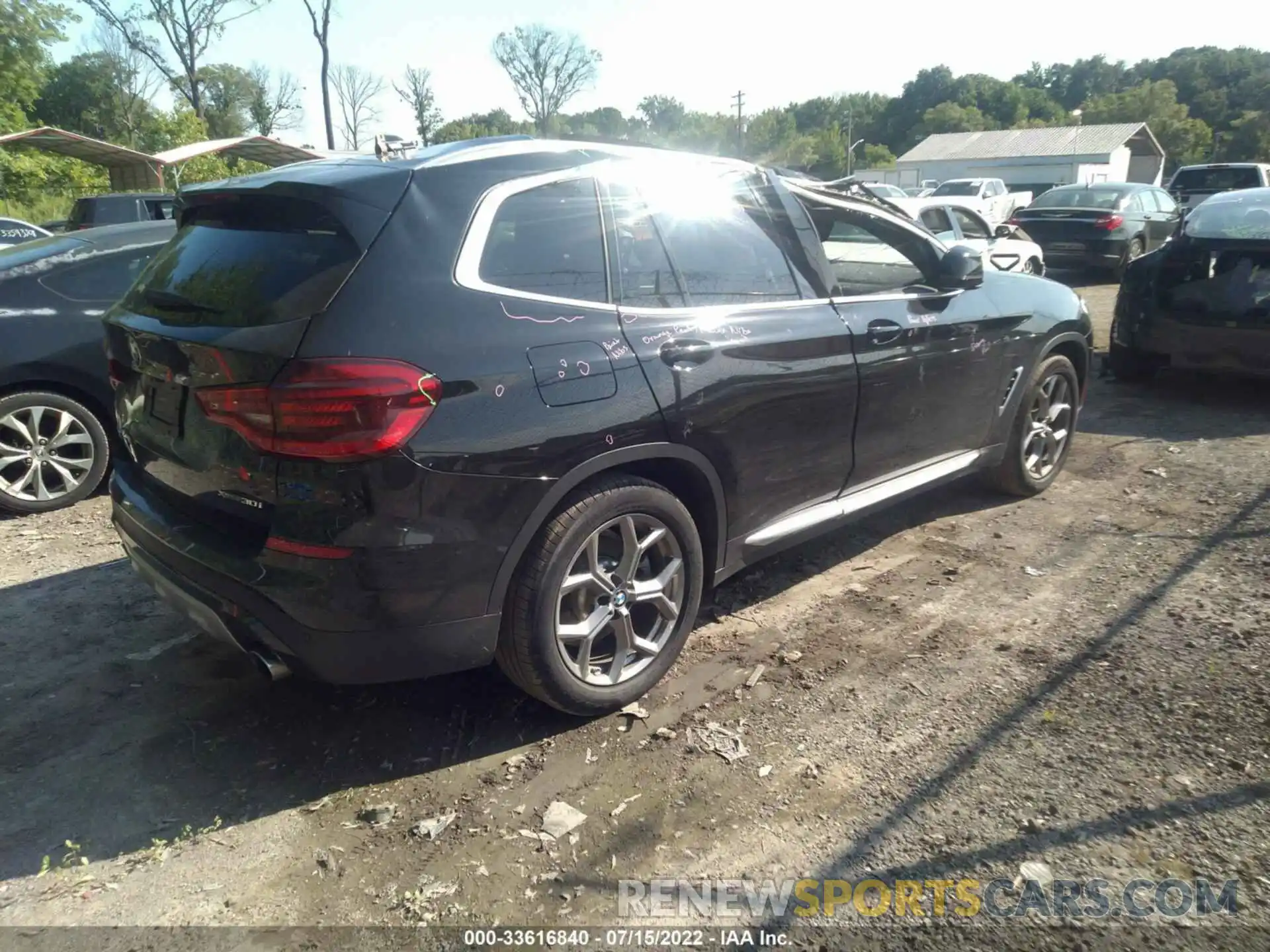 4 Photograph of a damaged car 5UXTY5C04LLT37657 BMW X3 2020