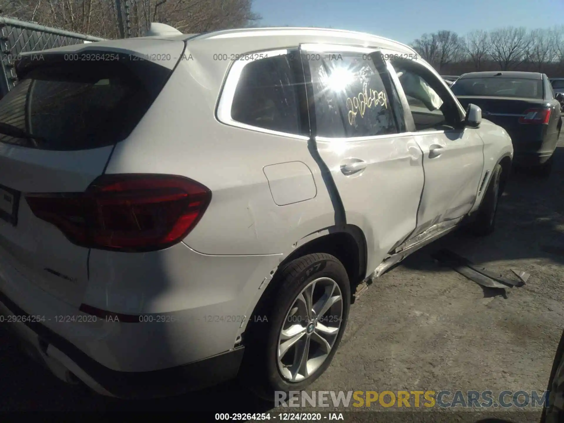 4 Photograph of a damaged car 5UXTY5C05L9B04533 BMW X3 2020