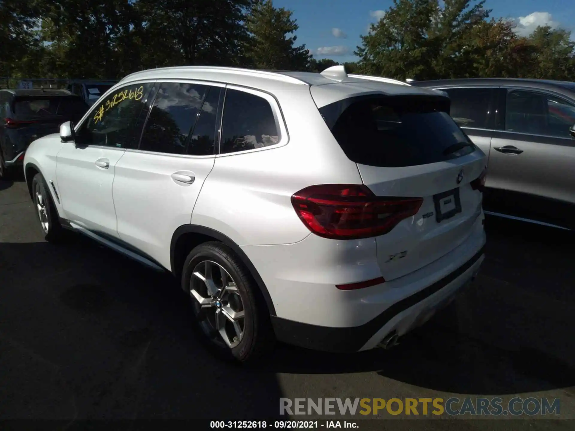 3 Photograph of a damaged car 5UXTY5C05LLT32399 BMW X3 2020